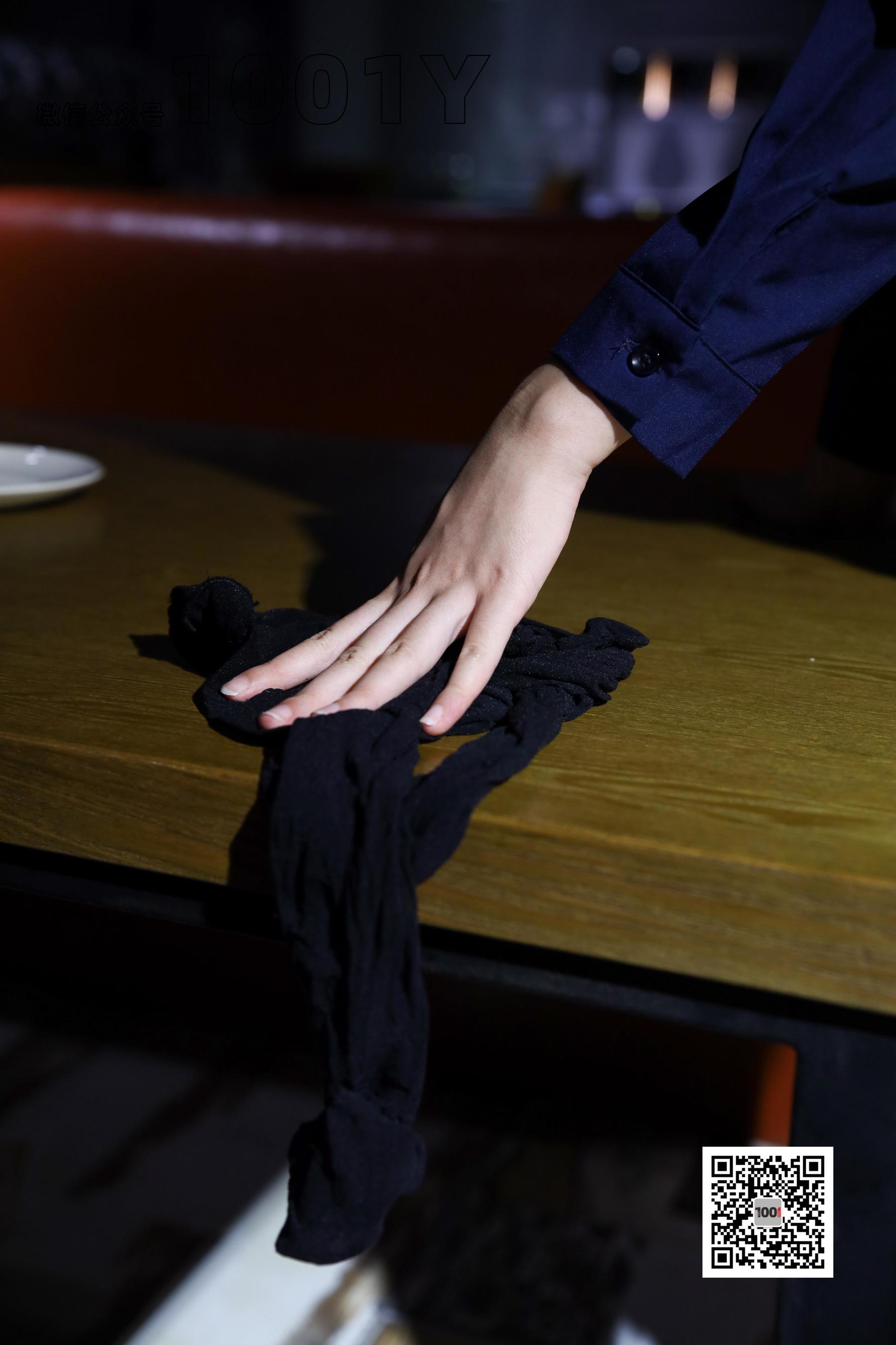 [IESS一千零一夜] 模特：腿腿 《餐厅的服务员3》