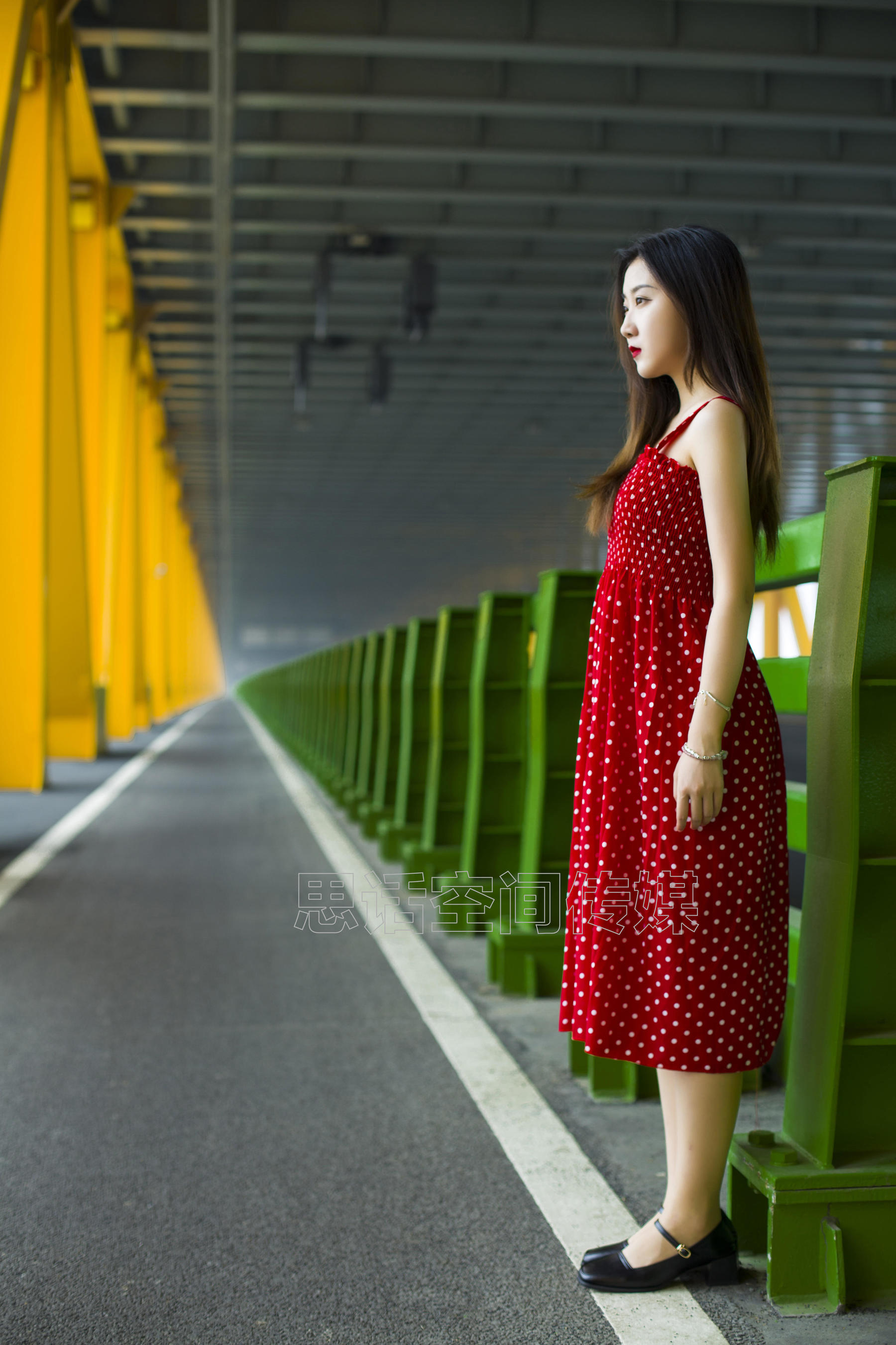 [思话SiHua] SH125 露露 长江大桥神秘红裙