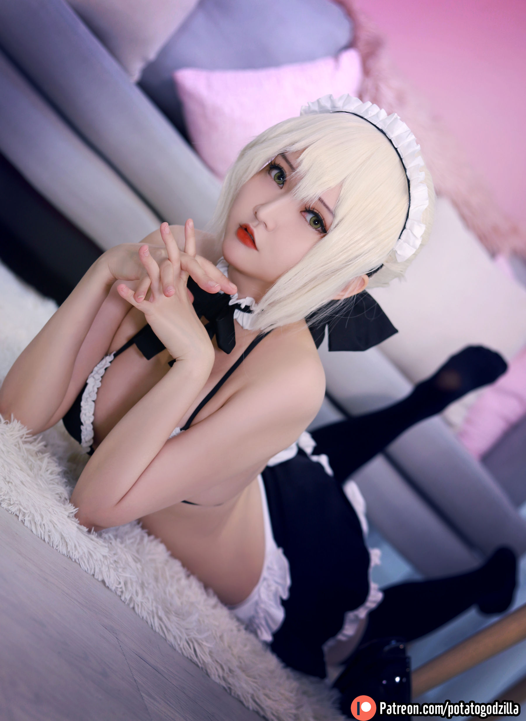 [网红COSER写真] Coser小姐姐Potato Godzilla - Saber Alter Maid