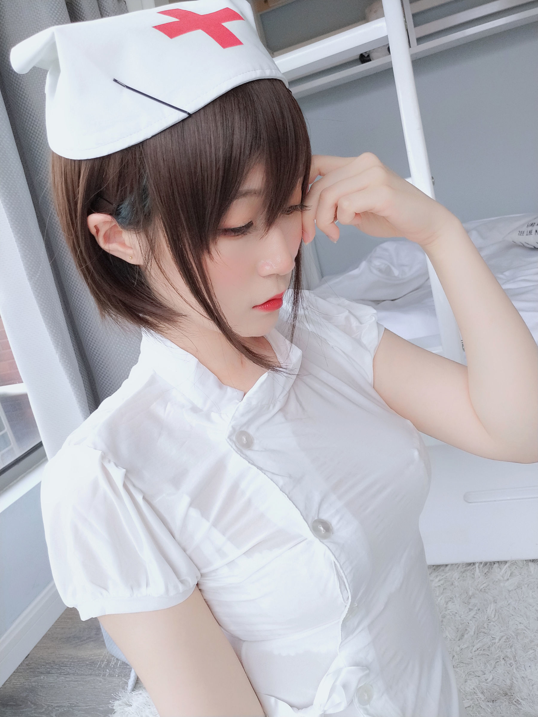 [萝莉COS] 白银 - 白丝小护士