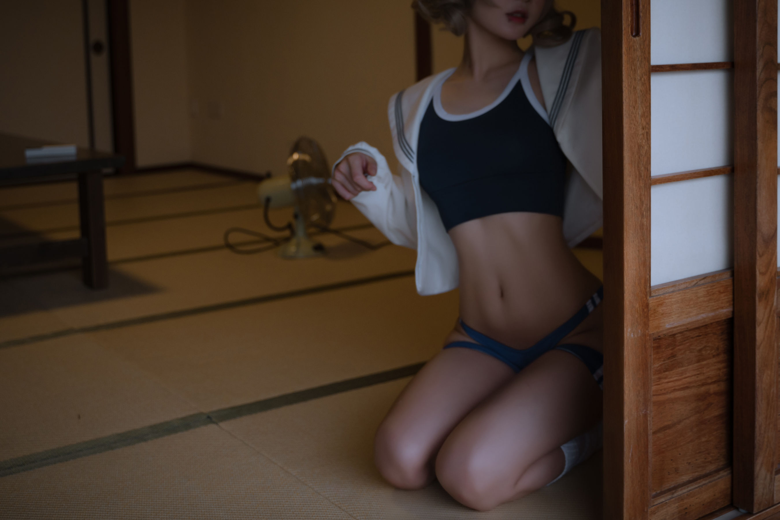 [网红COSER写真] 动漫博主阿包也是兔娘 - X型体操服