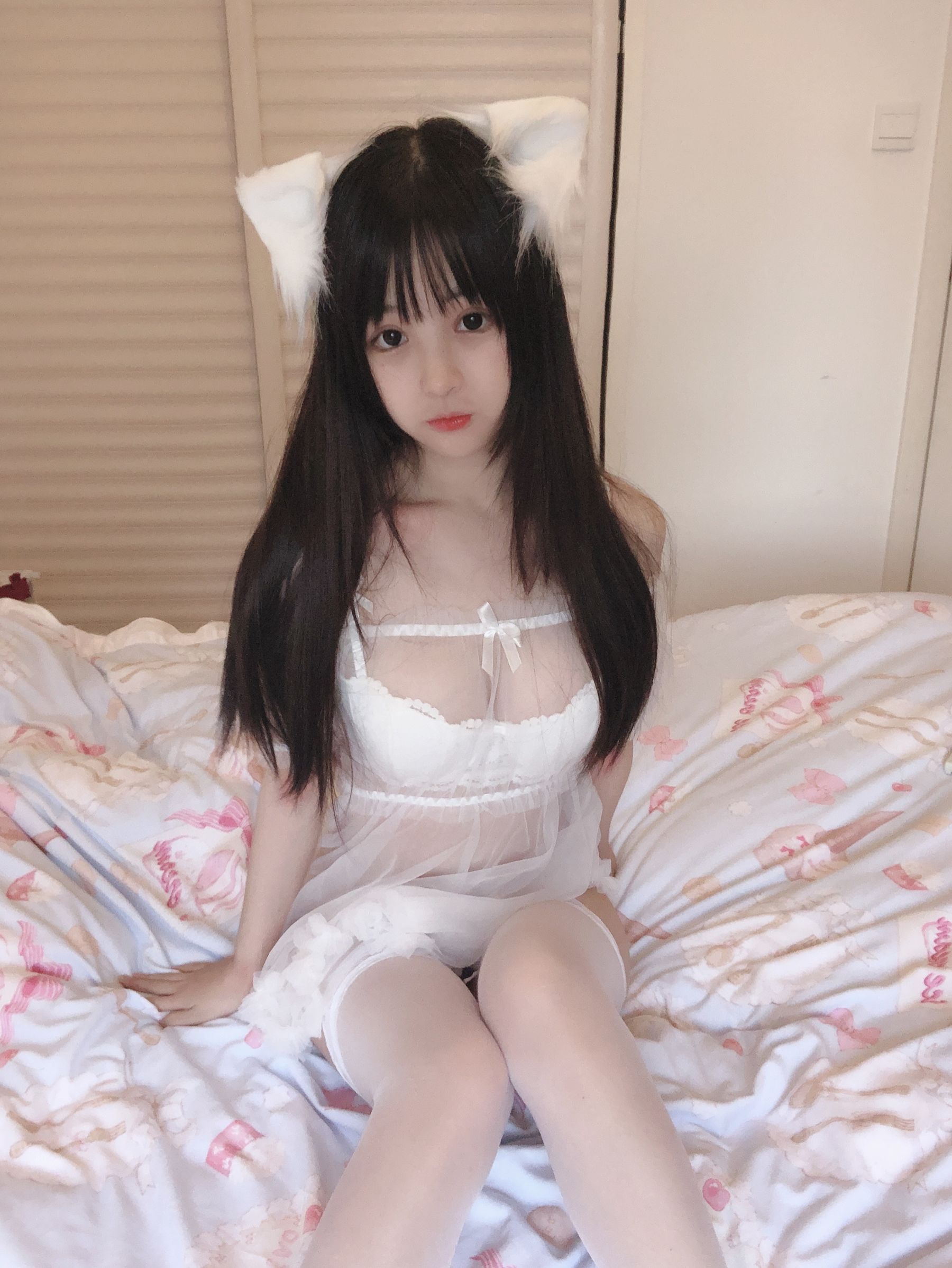 [Cosplay] 桜井宁宁 - 小白猫 蕾丝内衣