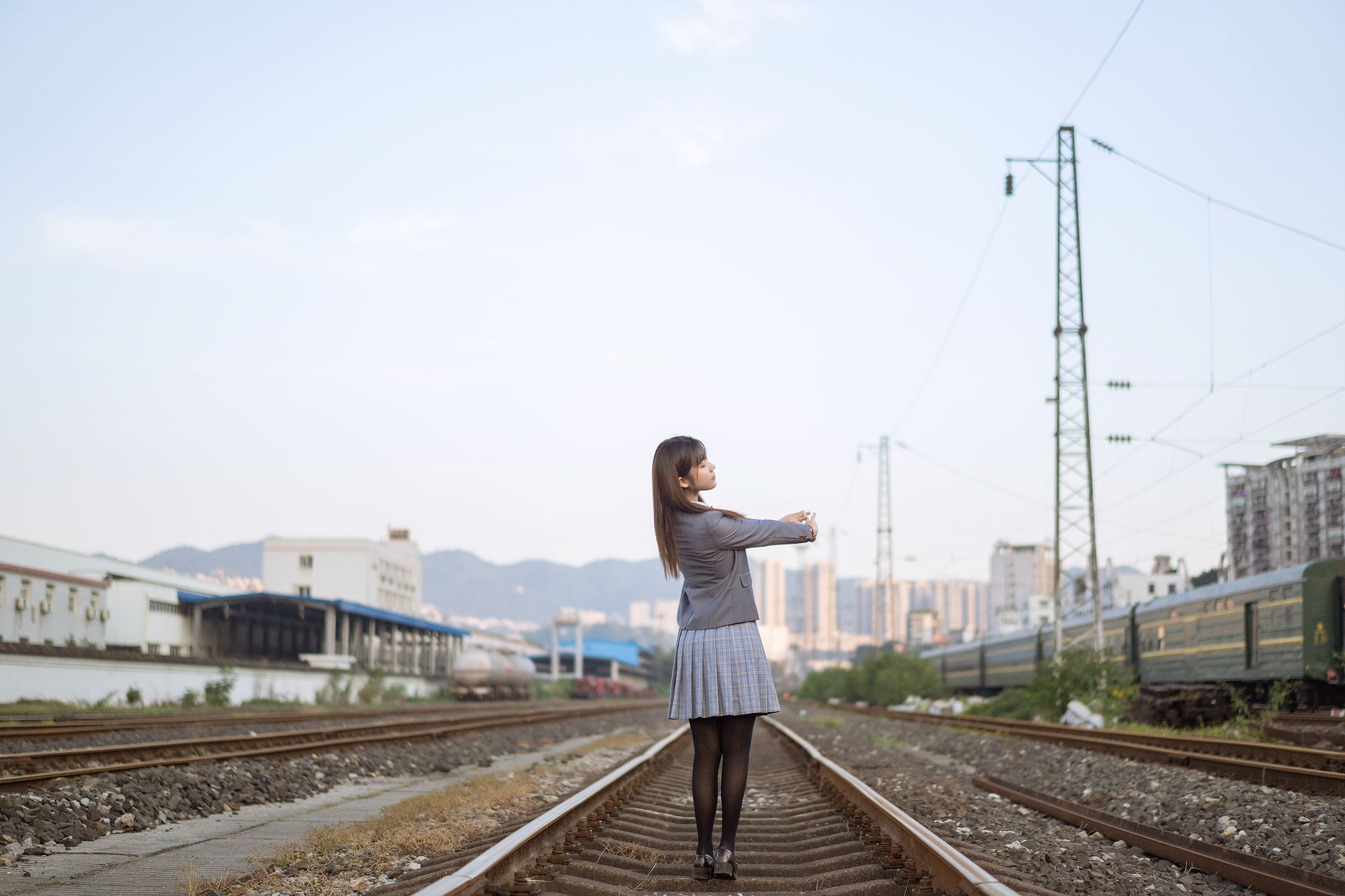 微博福利姬镜酱 私奔之制服