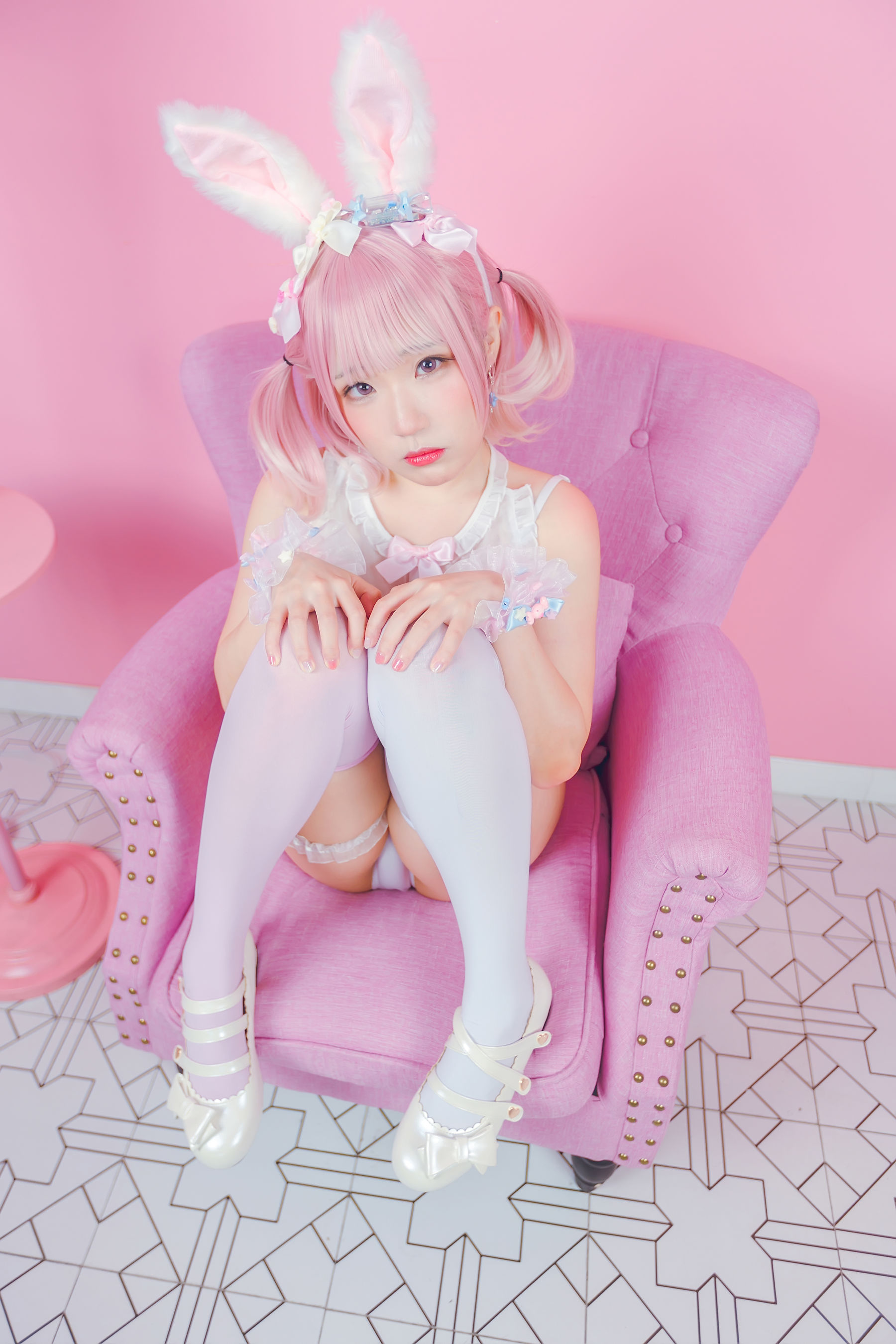 [网红COSER写真] 动漫博主Mime弥美 - 白粉色兔女郎