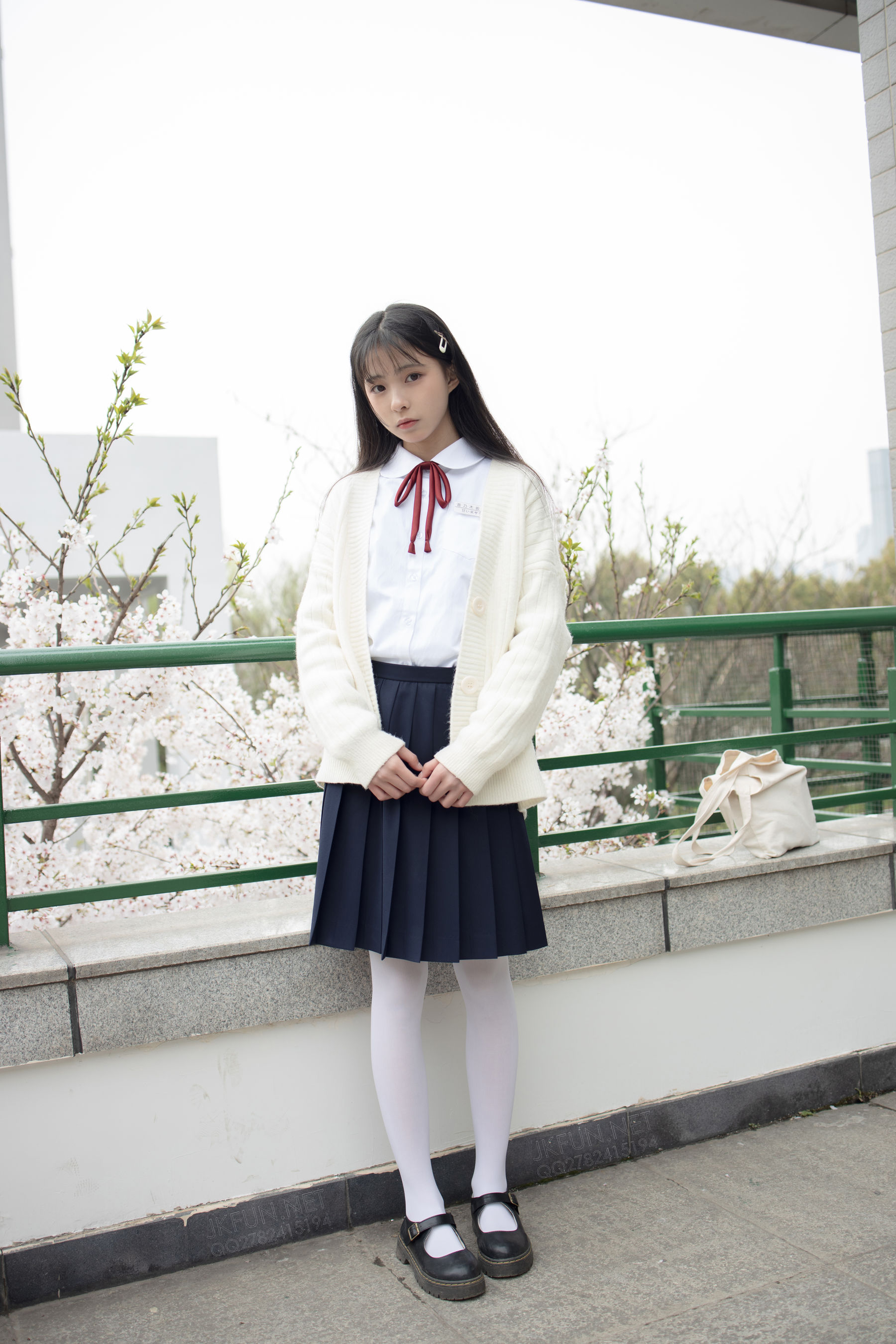 [森萝财团] JKFUN-001 甜米 纯纯的白丝学妹