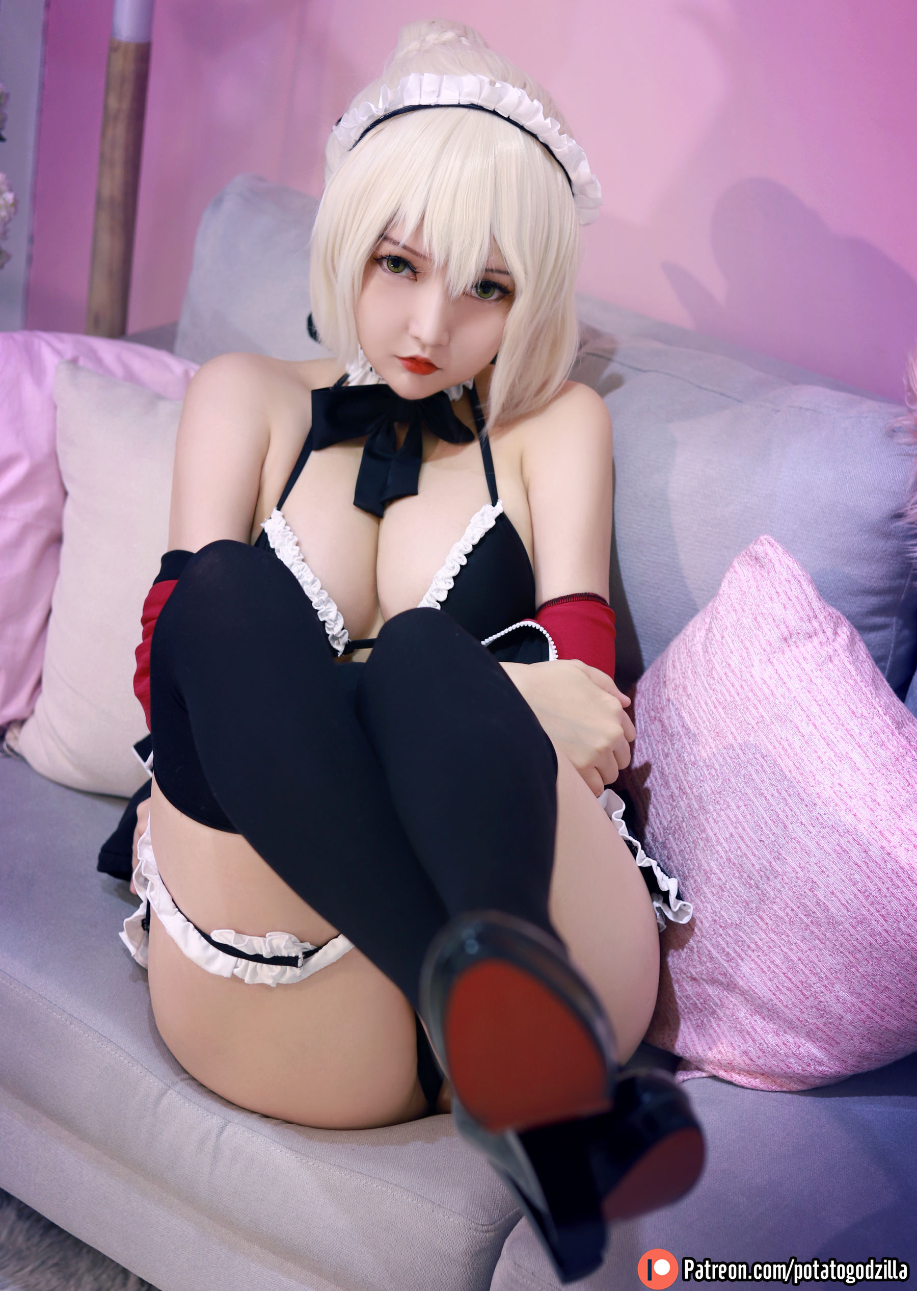 [网红COSER写真] Coser小姐姐Potato Godzilla - Saber Alter Maid