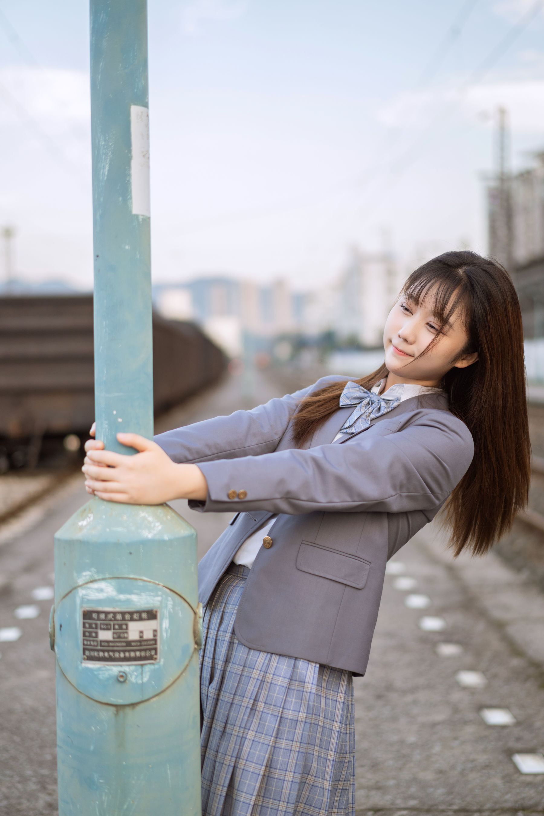 微博福利姬镜酱 私奔之制服