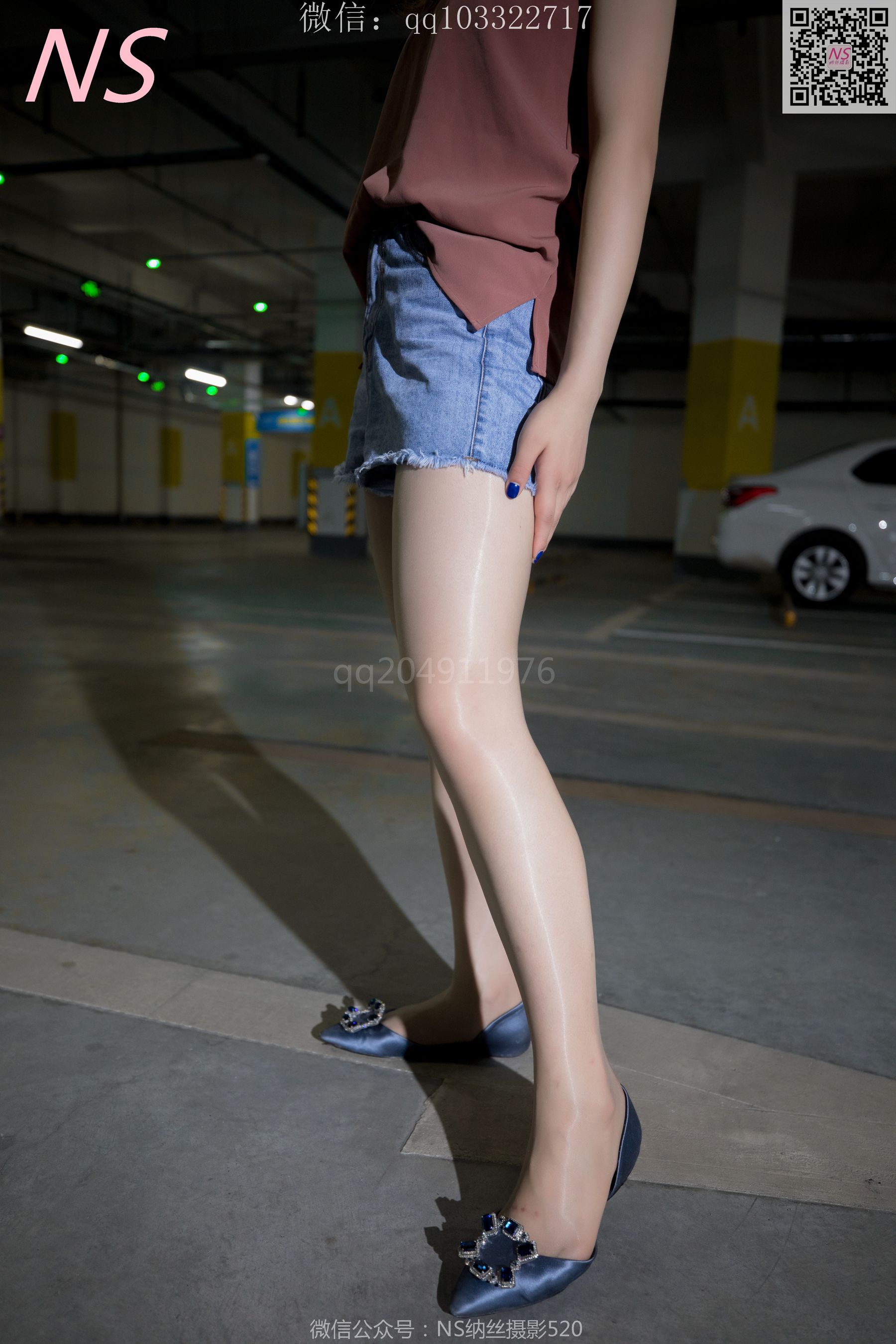 [纳丝摄影]  小朱茵 地下车库的丝袜美腿女郎