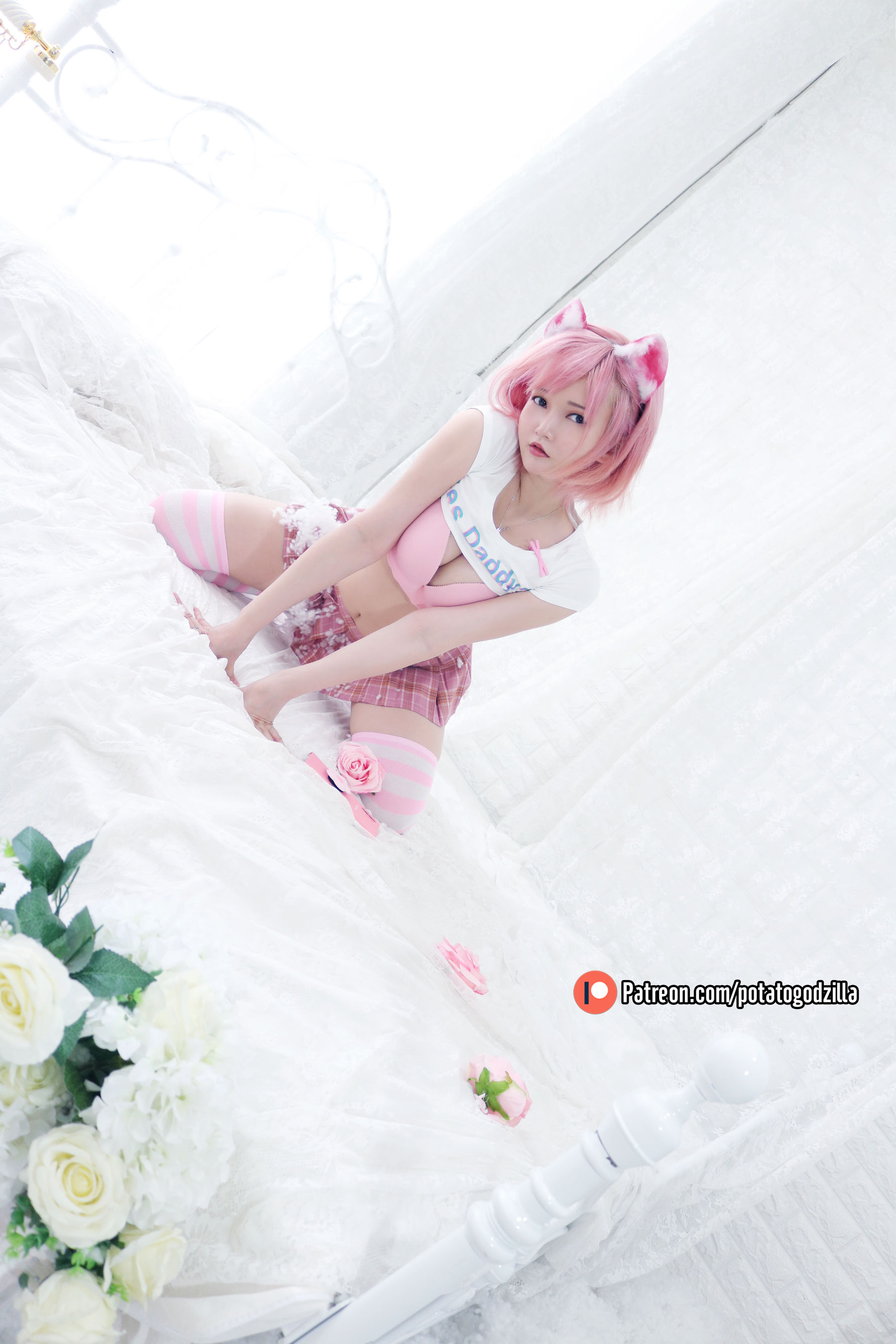 [网红COSER写真] Coser小姐姐Potato Godzilla - Pink Casual