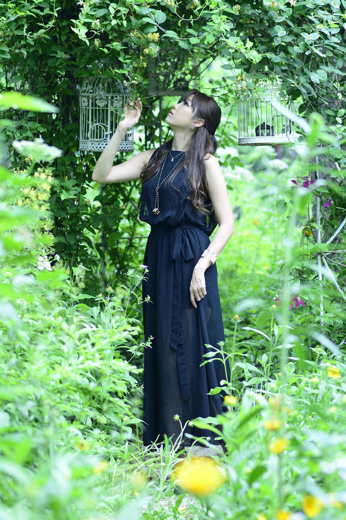 [韩国美女] 李恩慧 - 黑色优雅长裙外拍