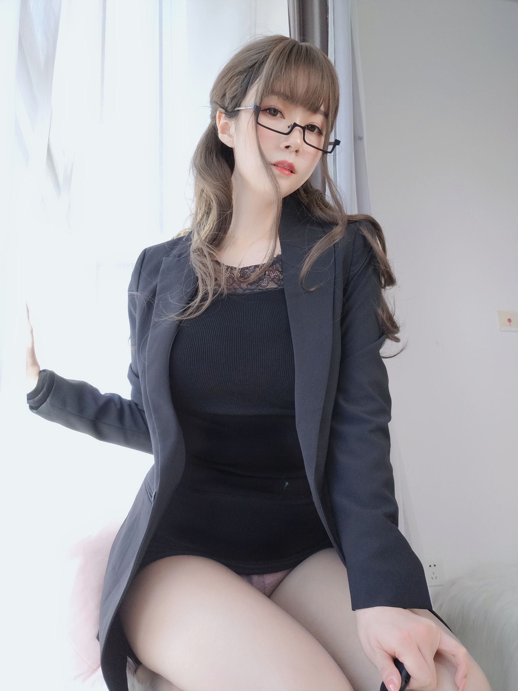 [Cosplay] Coser小姐姐白银 - 黑西服