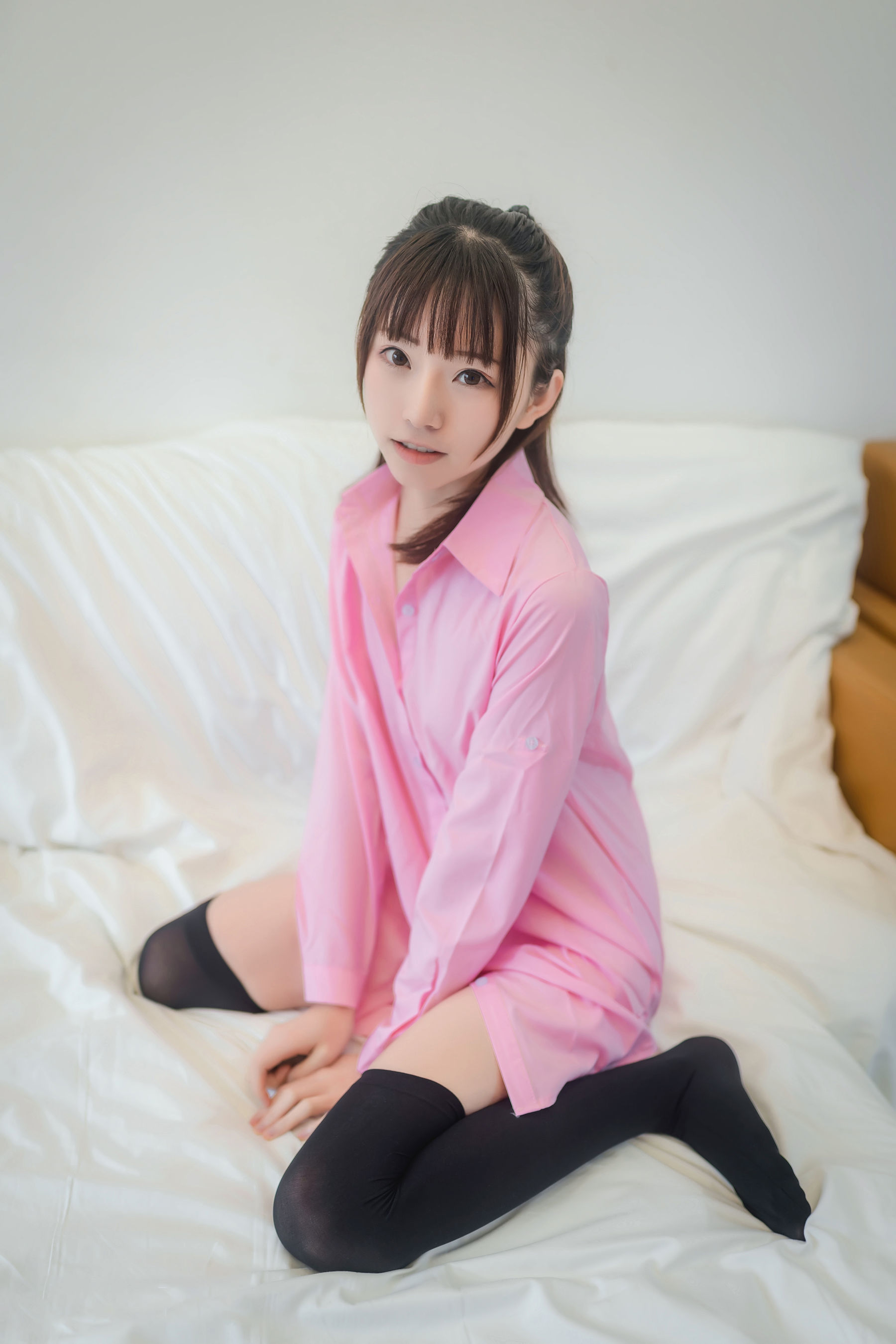 [网红COSER] 动漫博主Kitaro_绮太郎 - 粉色衬衫