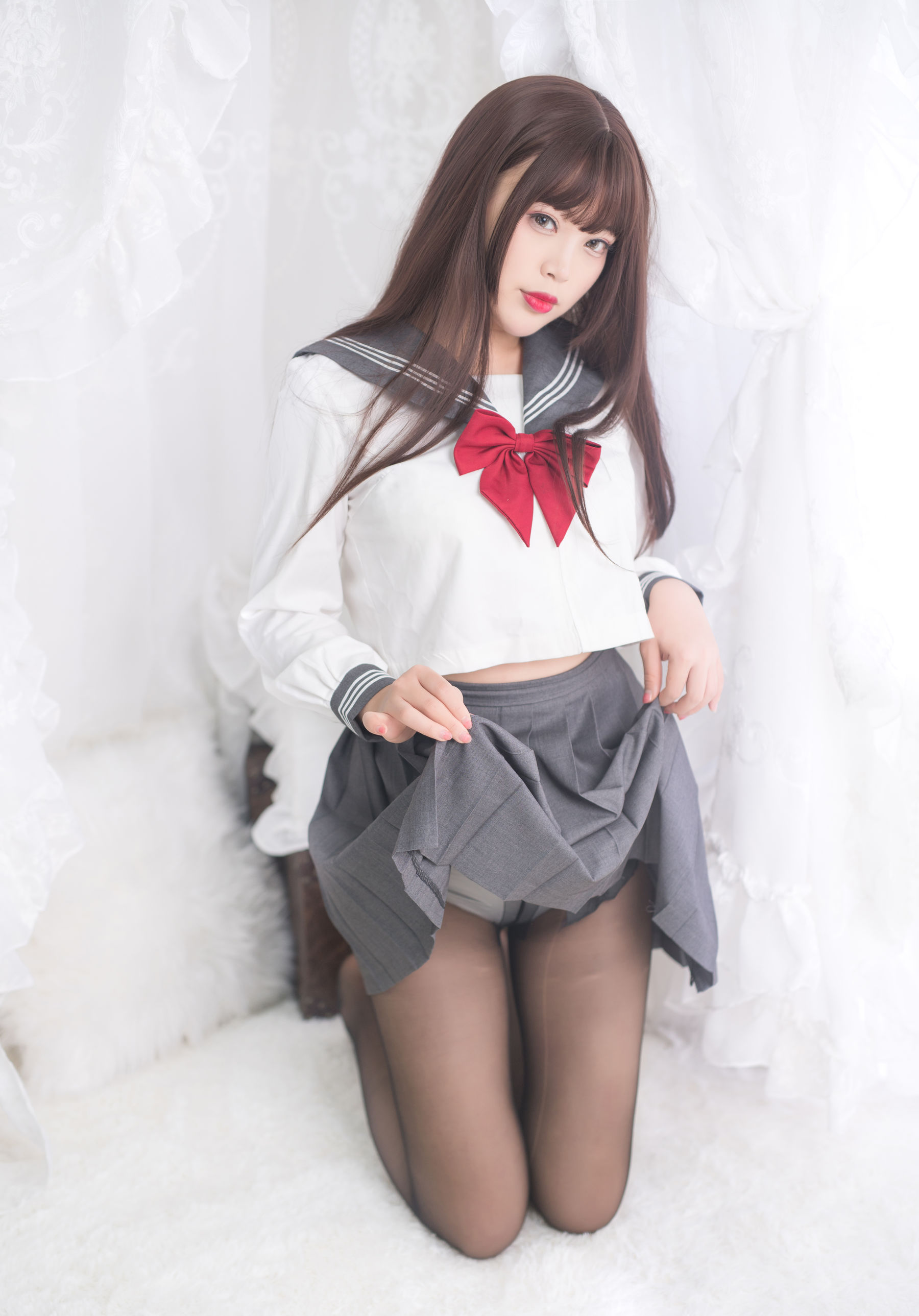 [Cosplay写真] 萌系小姐姐-白烨- - 黑丝制服少女