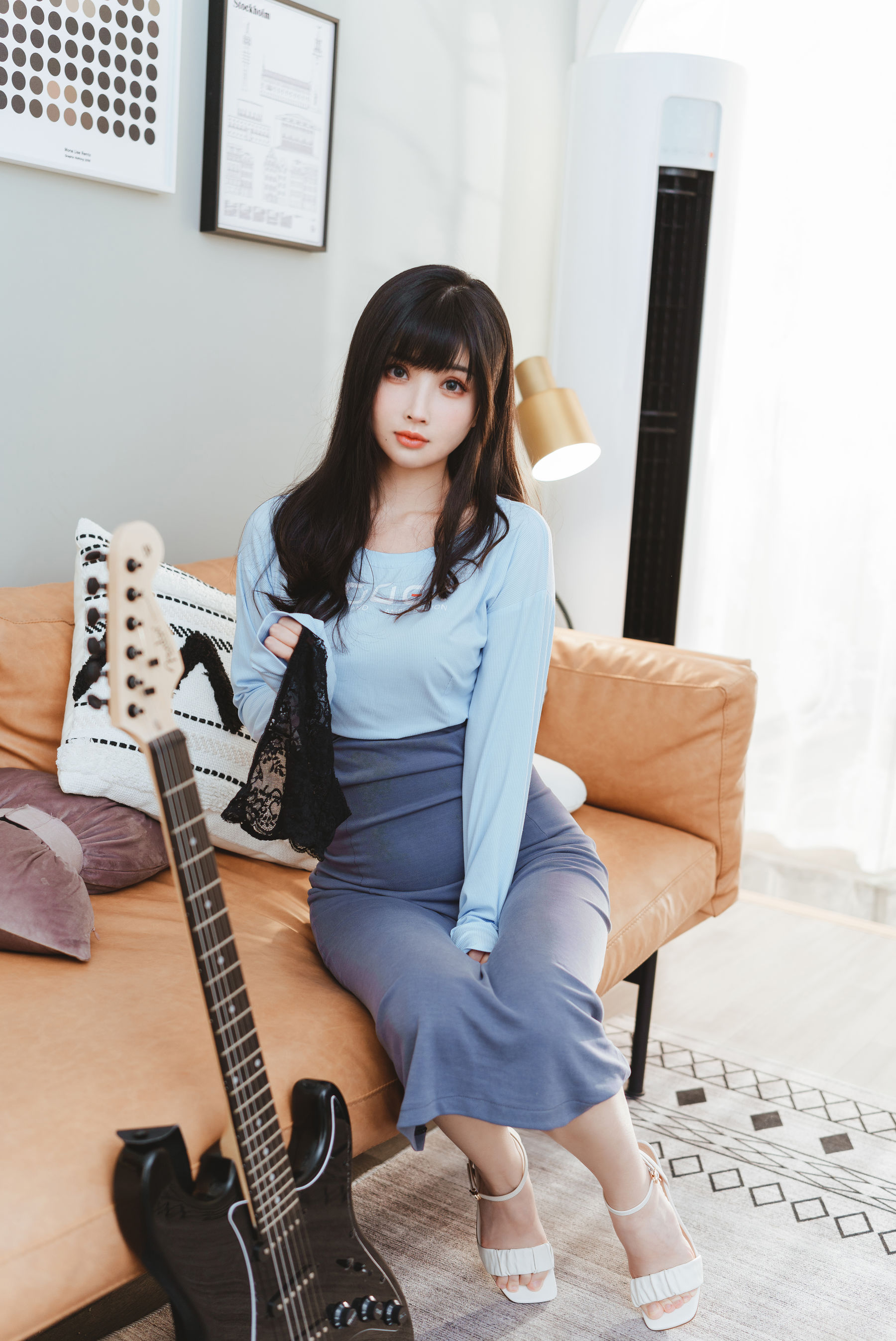 [网红COSER写真] COS福利rioko凉凉子 - 吉他妹妹系带裙