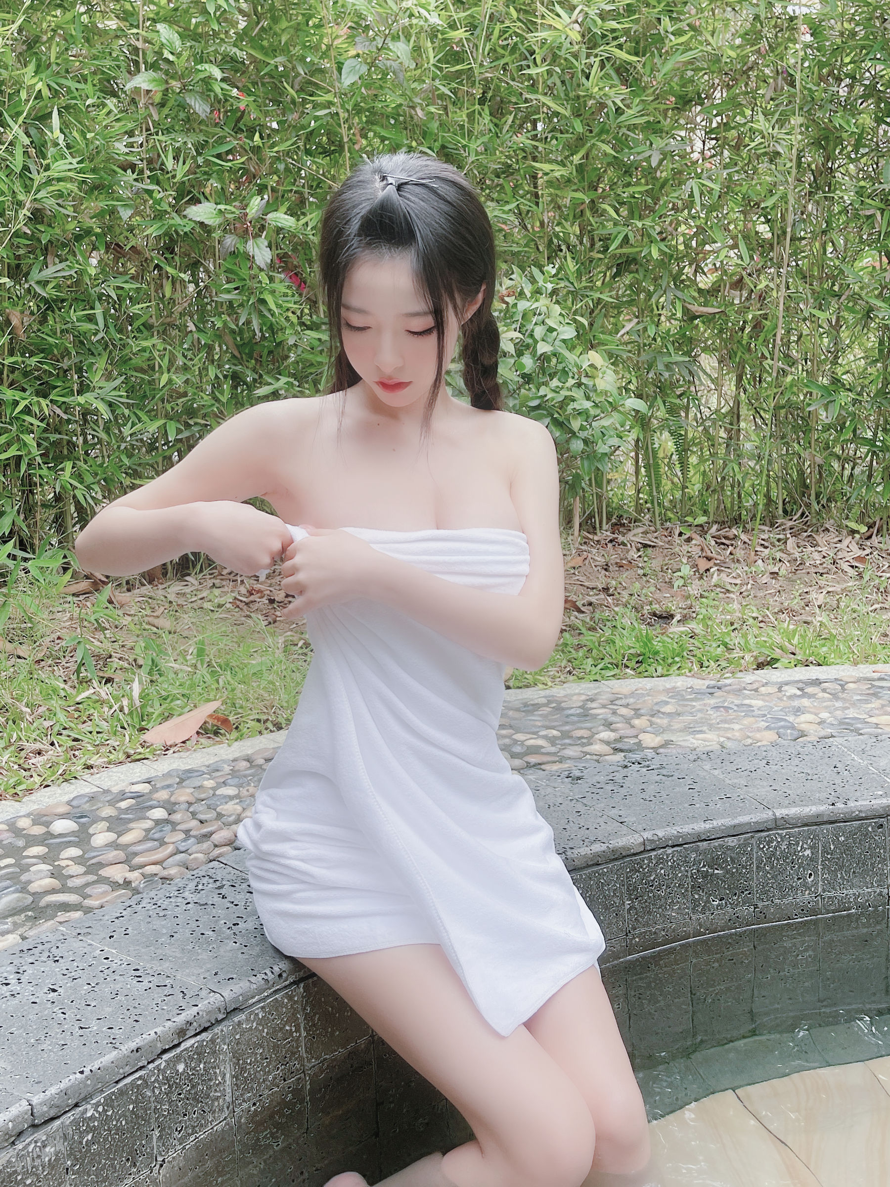 [COS福利] 尤物清水由乃 - 温泉浴巾