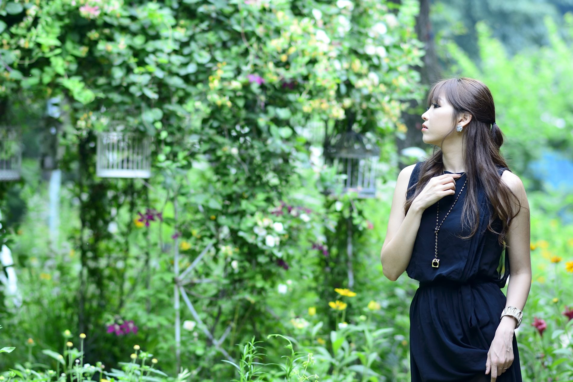 [韩国美女] 李恩慧 - 黑色优雅长裙外拍