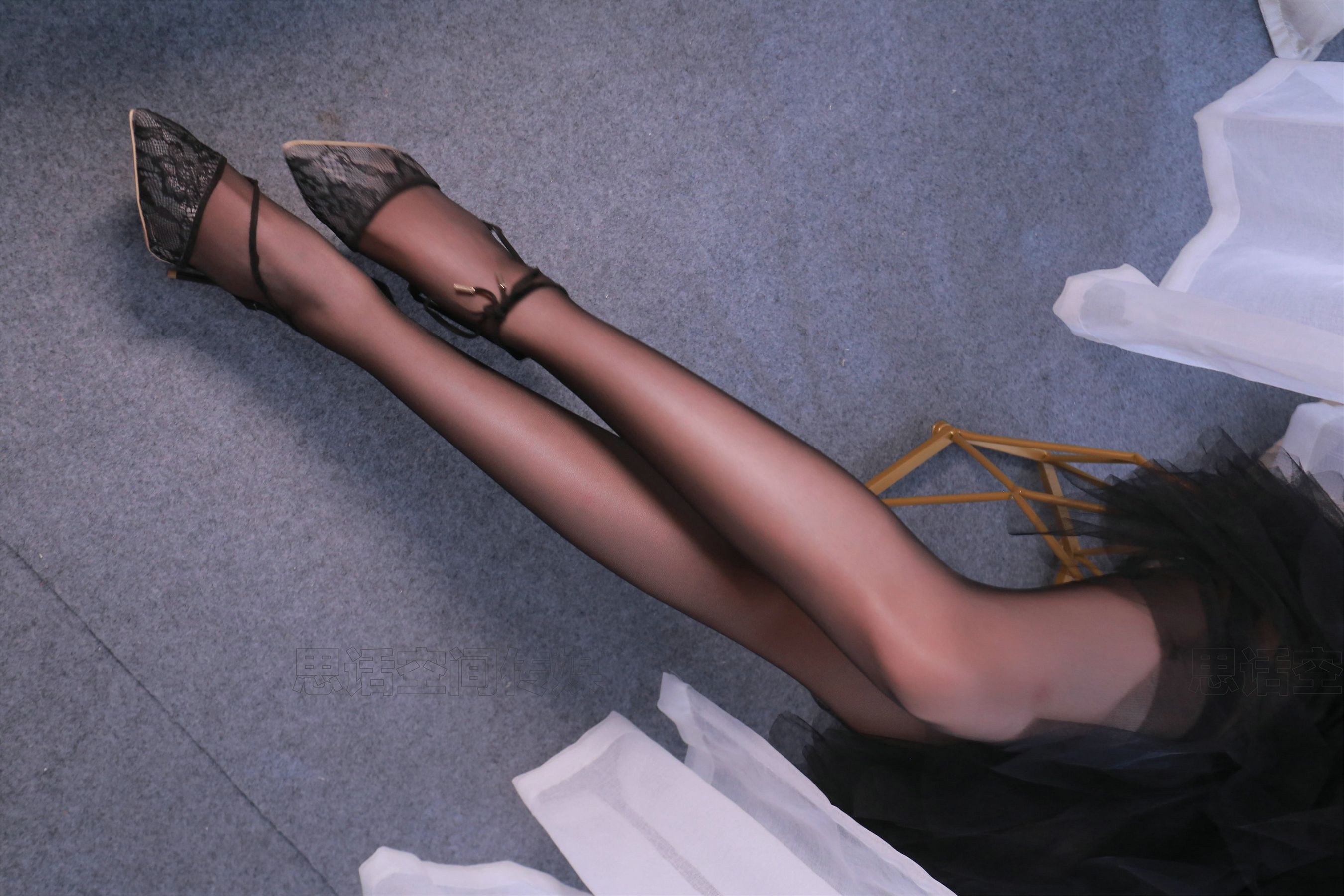 [思话SiHua] SH159 艺沫 黑丝美腿的魅惑