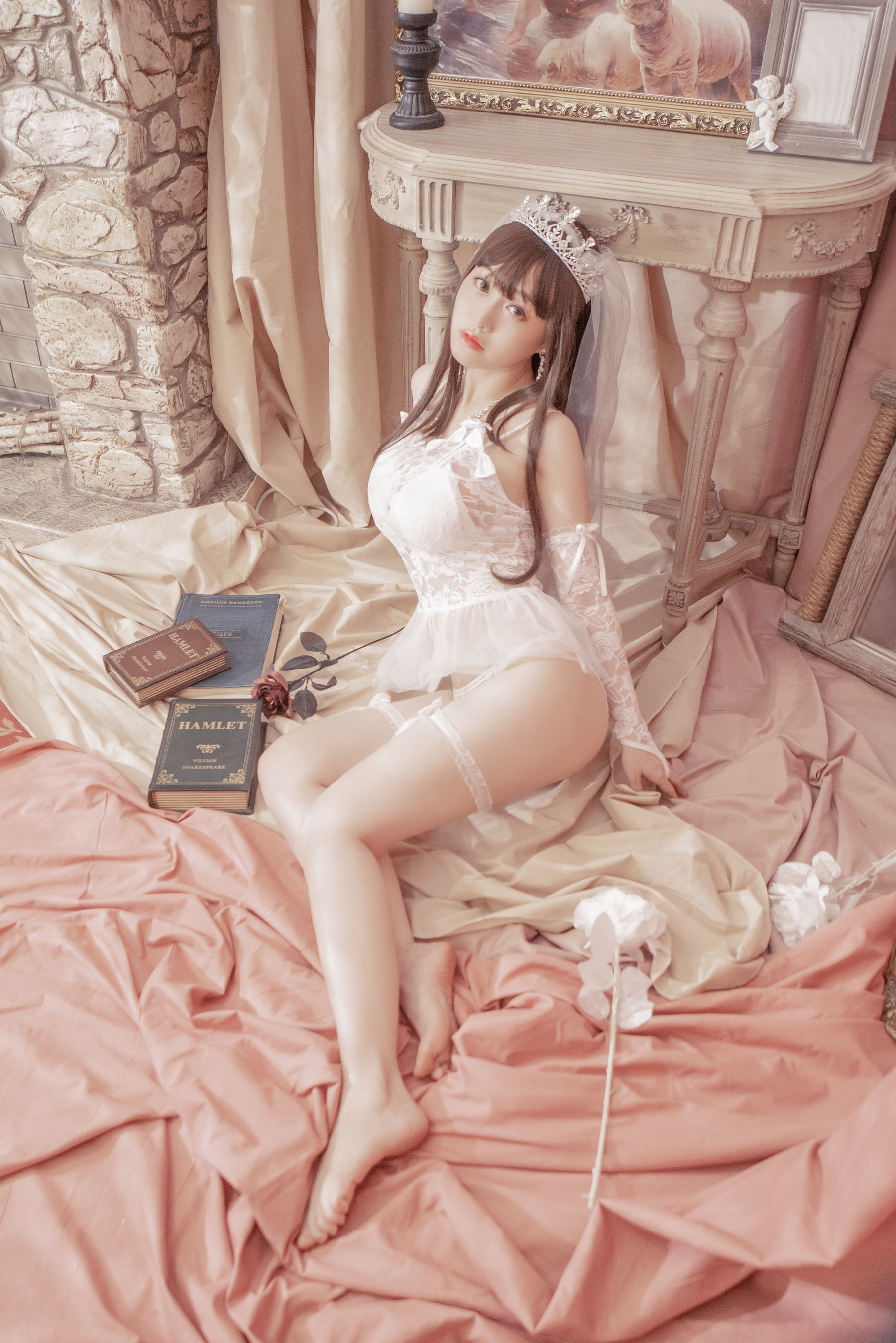 [网红COSER写真] 动漫博主脱尾巴Mizuki - 婚纱