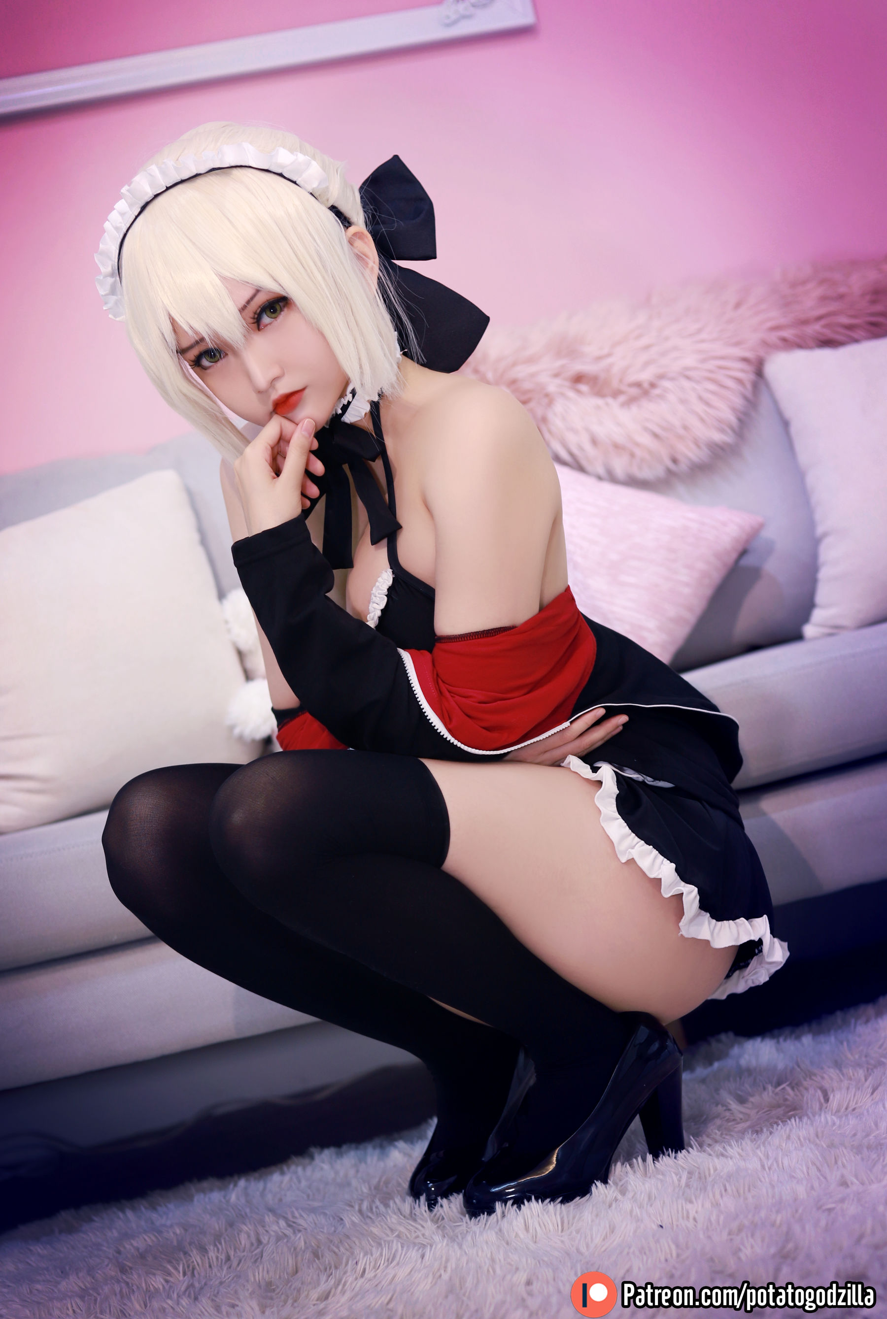 [网红COSER写真] Coser小姐姐Potato Godzilla - Saber Alter Maid