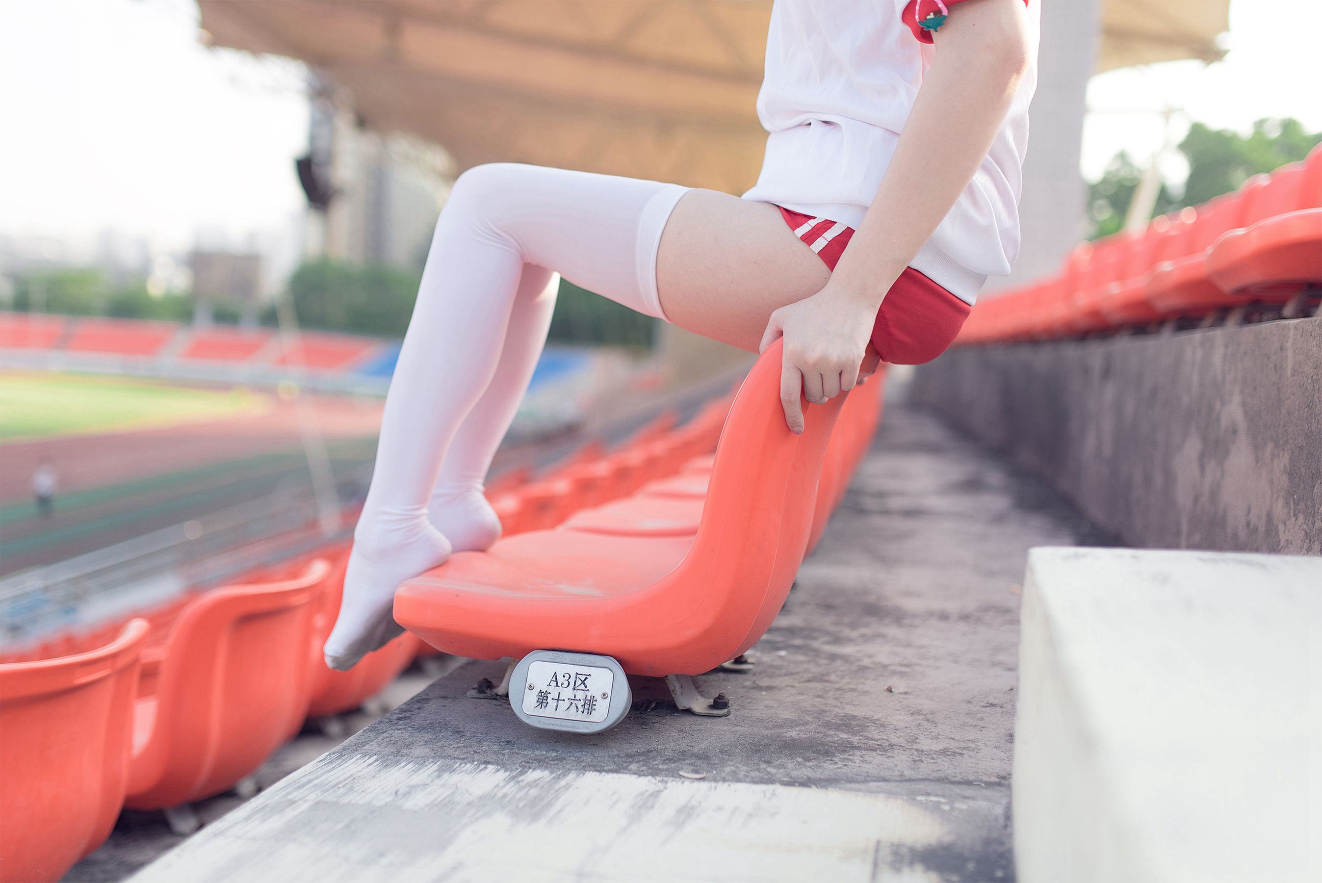 [风之领域] NO.112 运动场上的白丝体操服少女