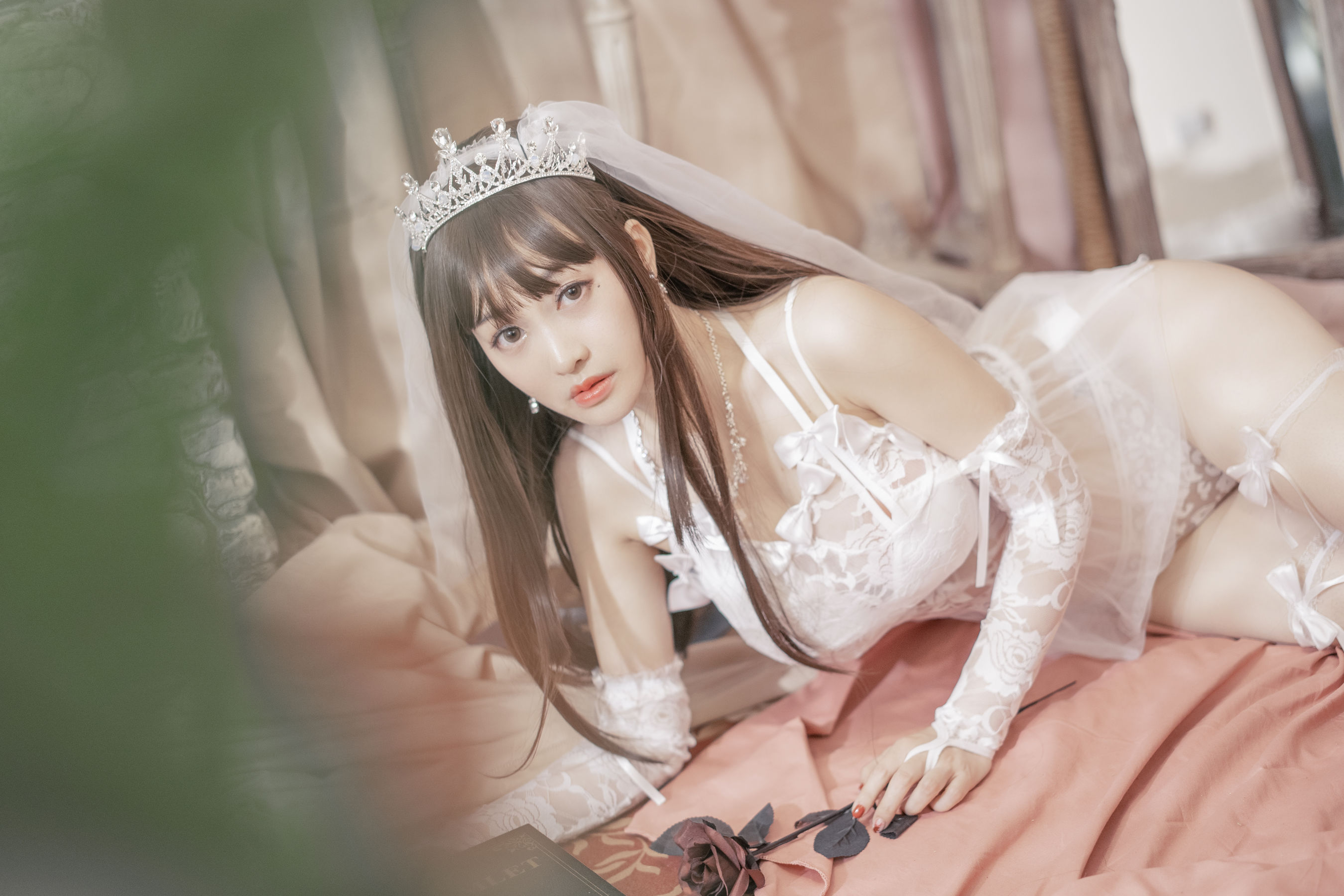 [网红COSER写真] 动漫博主脱尾巴Mizuki - 婚纱