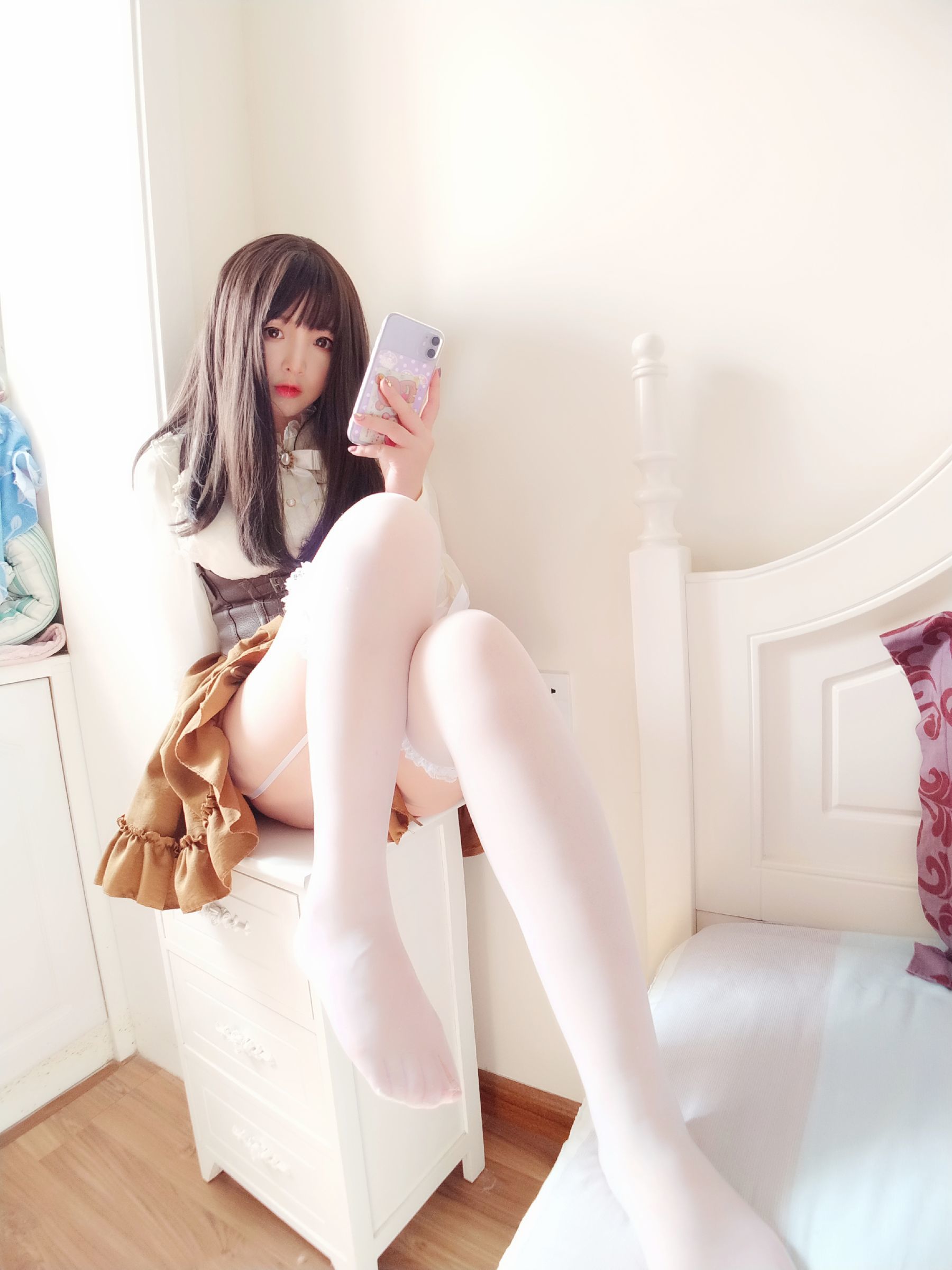 [COS福利] 二次元美女古川kagura - 蕾丝长筒吊带丝袜