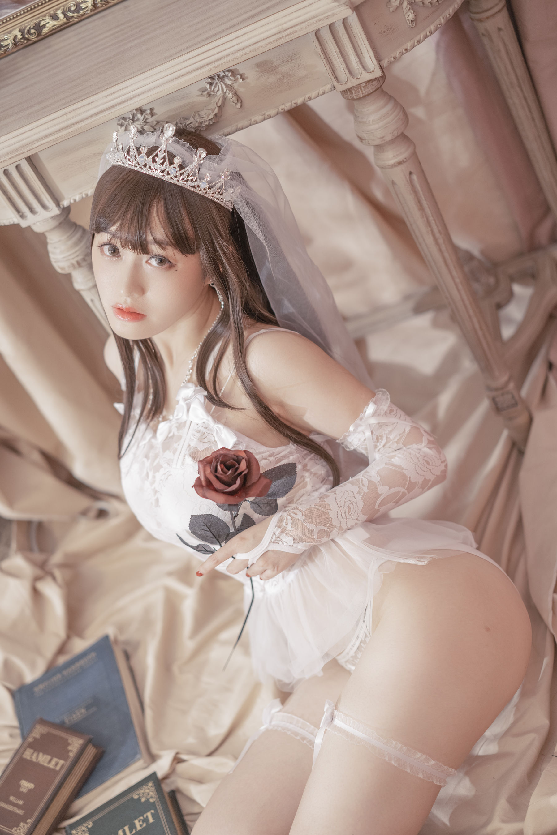 [网红COSER写真] 动漫博主脱尾巴Mizuki - 婚纱