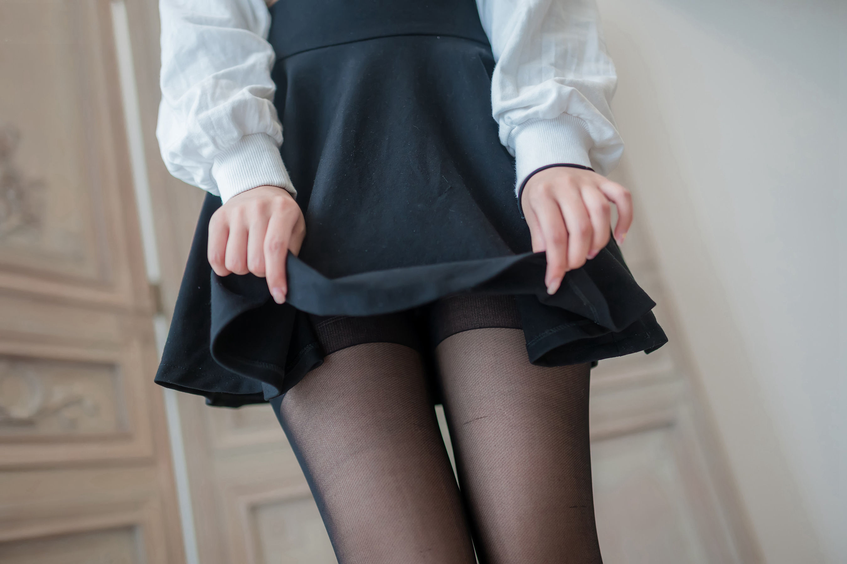 [风之领域] NO.130 超薄黑丝短裙