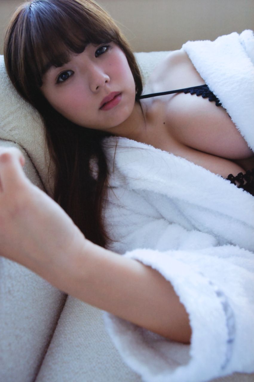 篠崎愛 『Love Scenes』 写真集