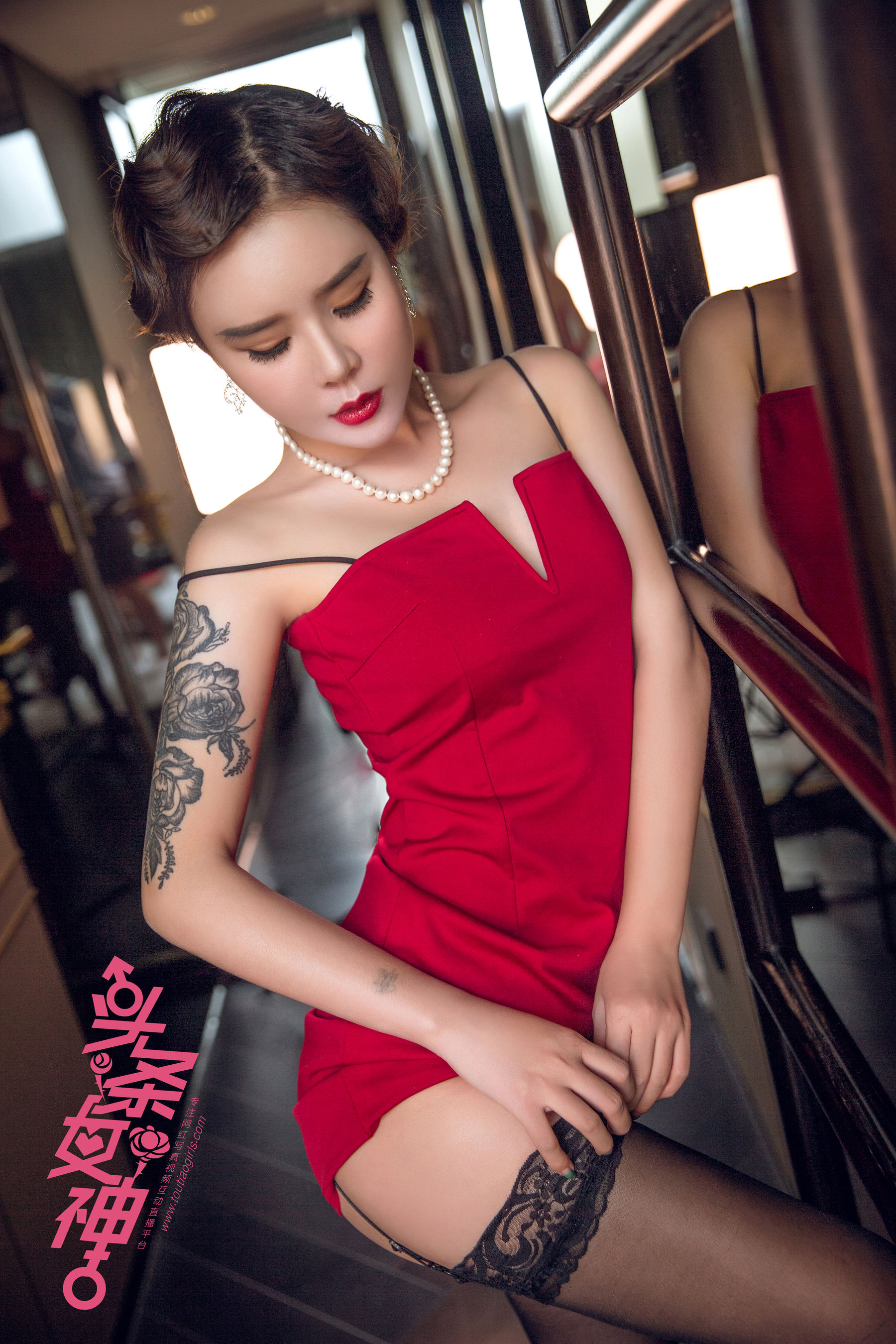 爱丽莎《夜上海 旗袍LOGO》 [头条女神TouTiao] 