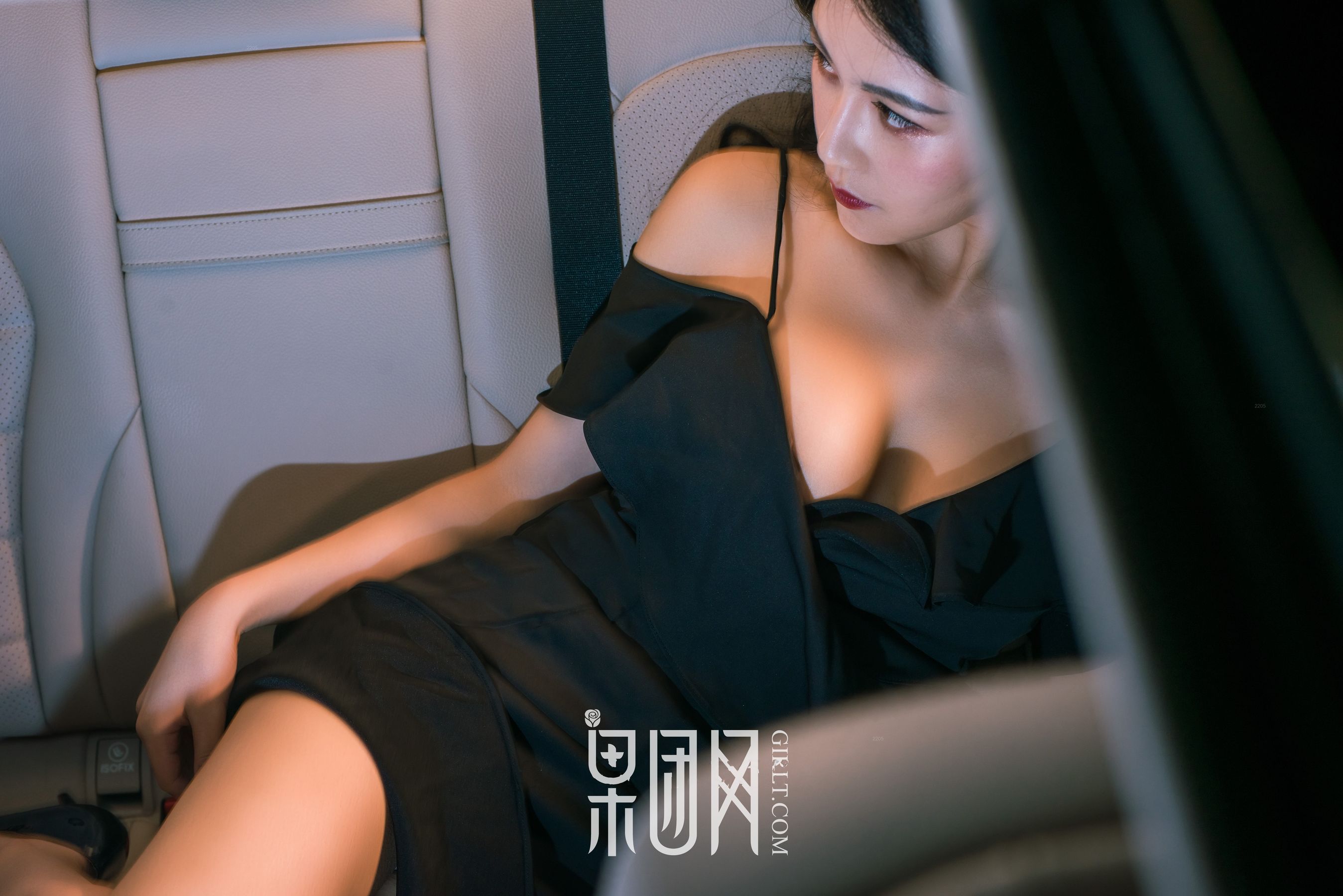 微微《美女vs豪车，你选择哪个！》 [果团网Girlt] No.107 