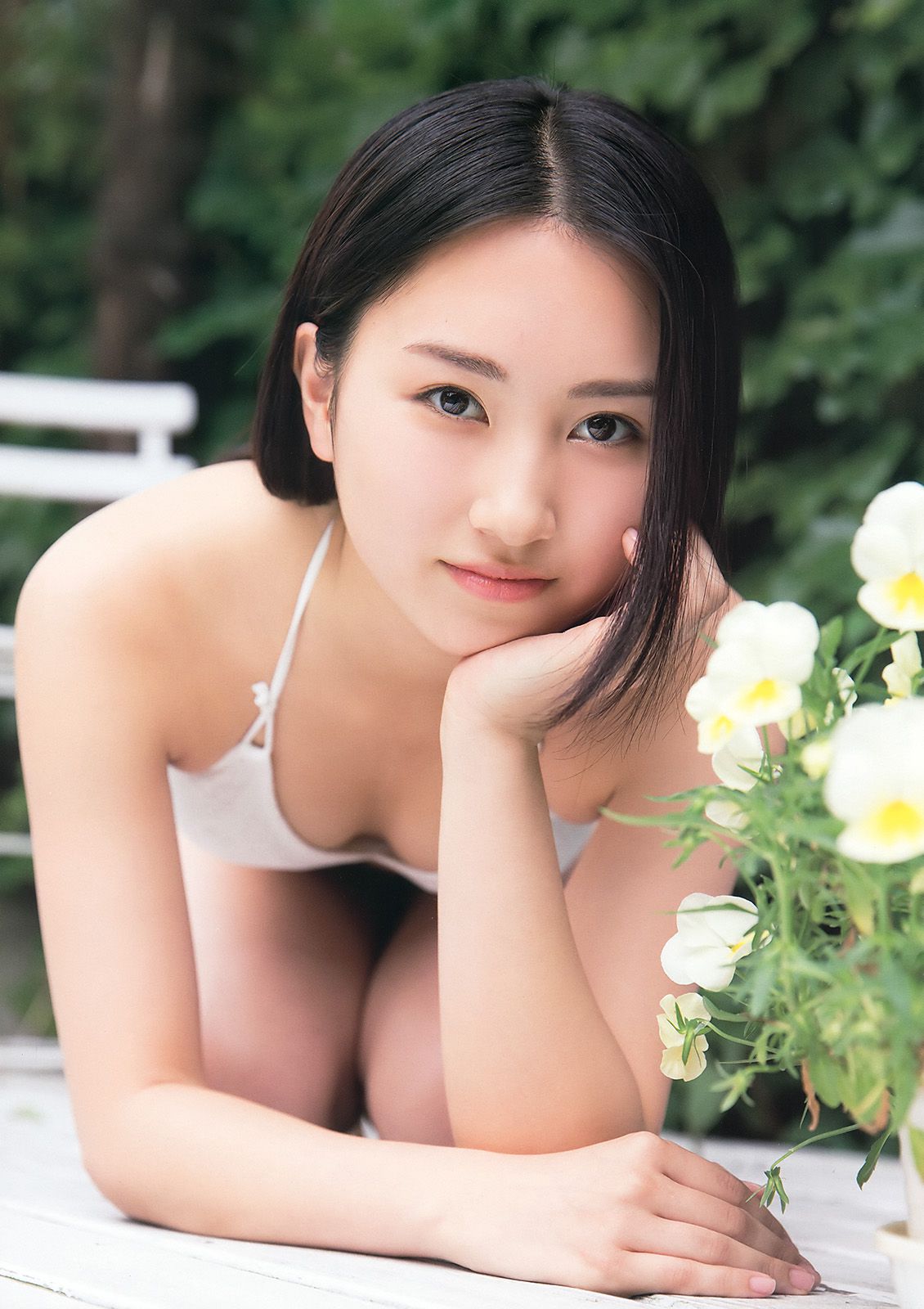 安枝瞳 小宮有紗 谷口愛理 京佳 田中日南乃 籠谷さくら [Young Animal] 2015年No.12 写真杂志