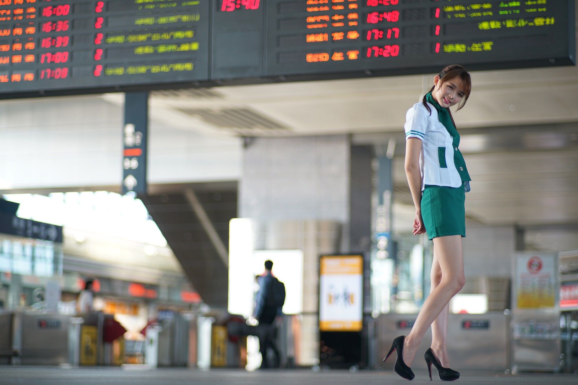 [台湾女神] 苏郁媛《烏日高鐵～空姐制服》 