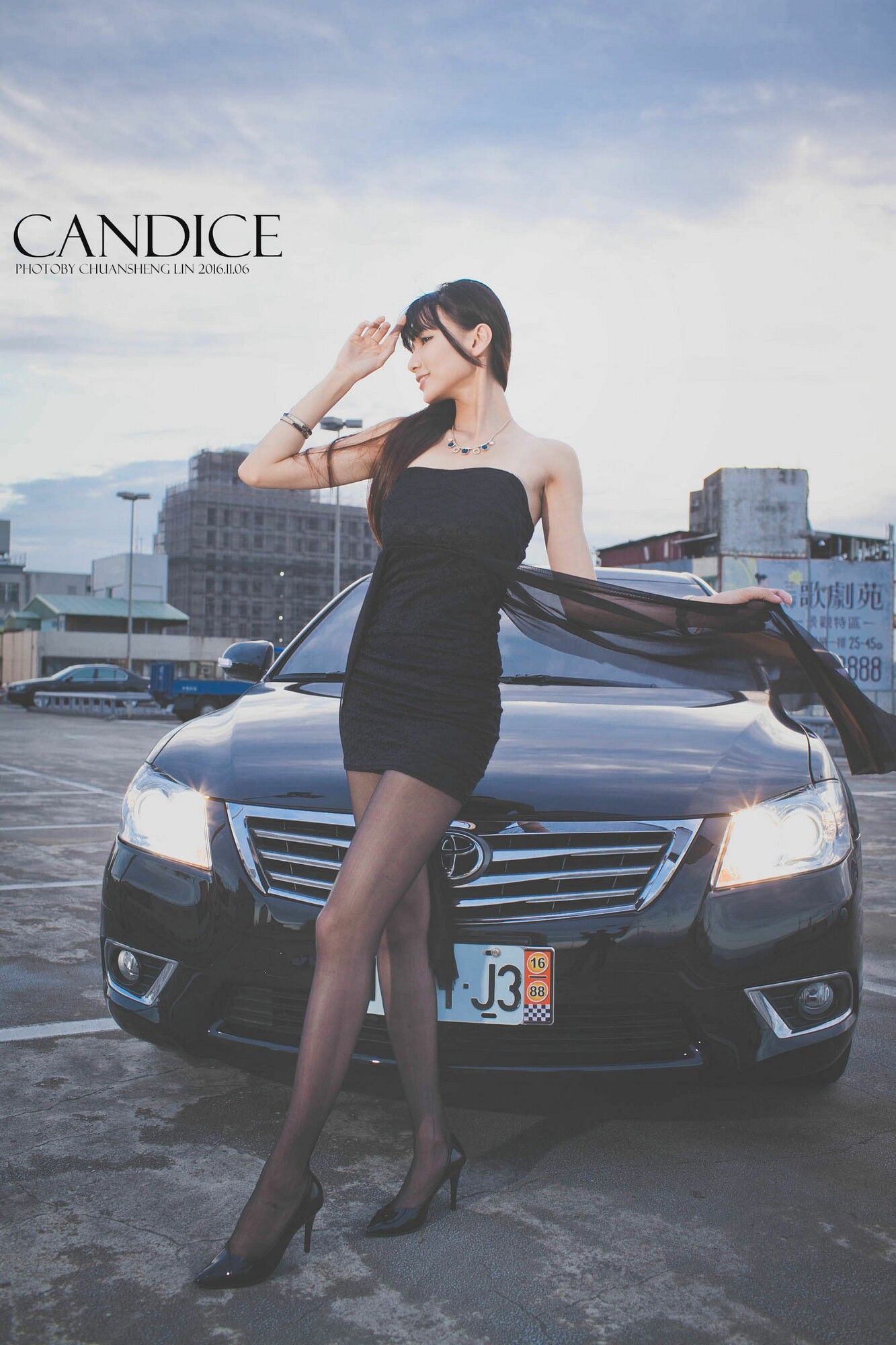 [台湾嫩模] 蔡译心Candice《车外拍》 