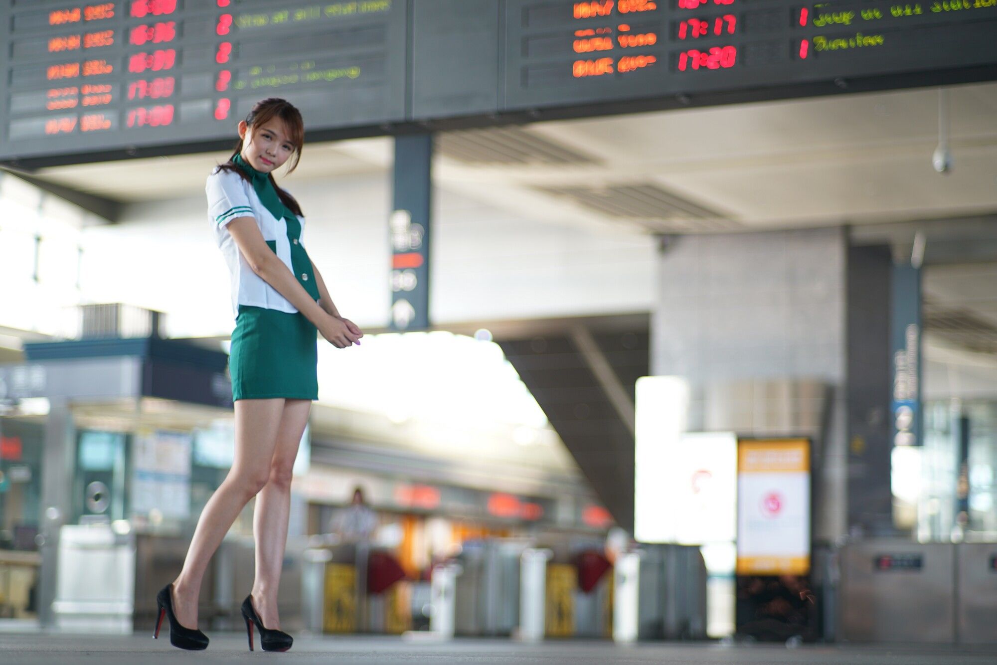 [台湾女神] 苏郁媛《烏日高鐵～空姐制服》 