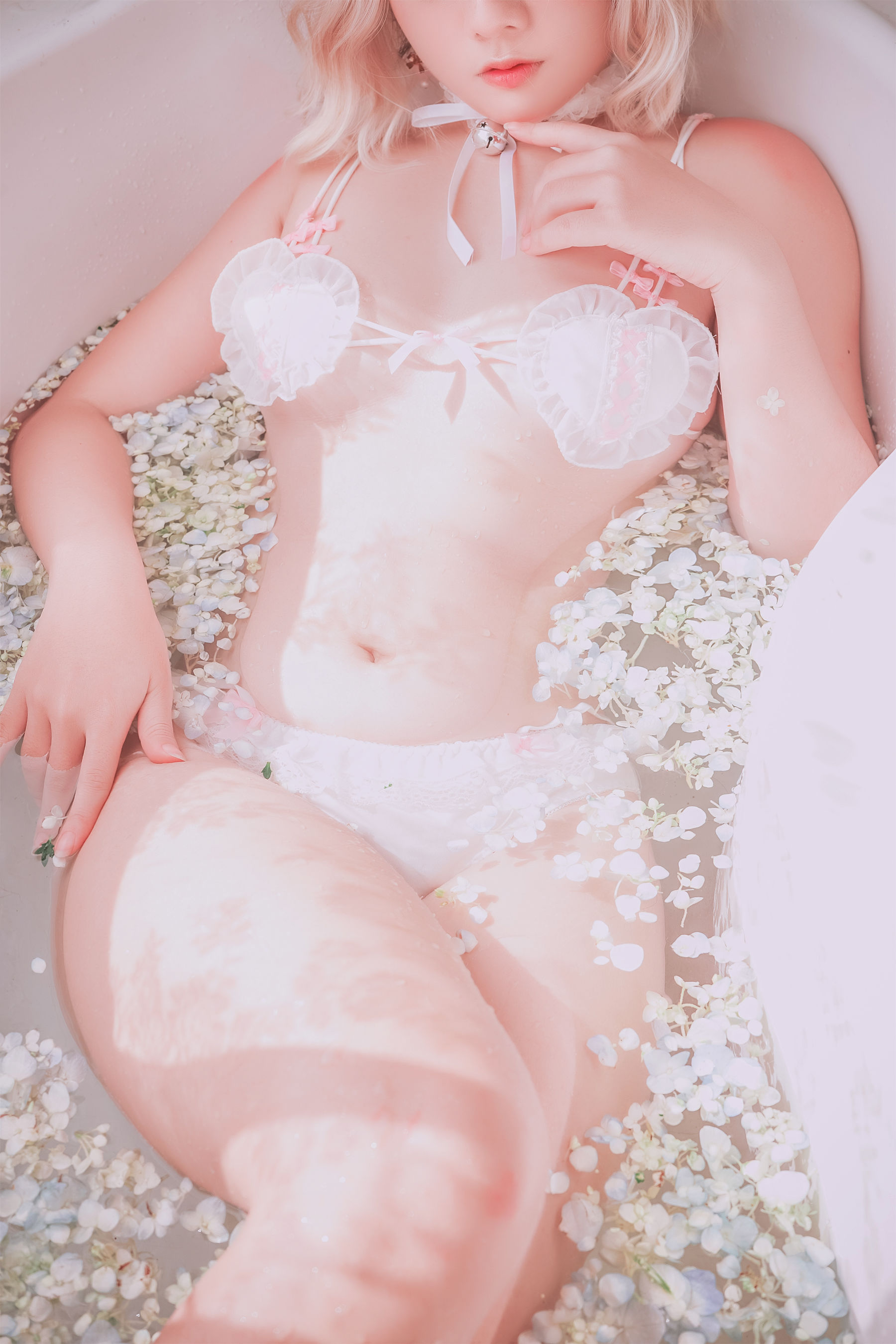 [Messie Huang]写真 - Pure Bath