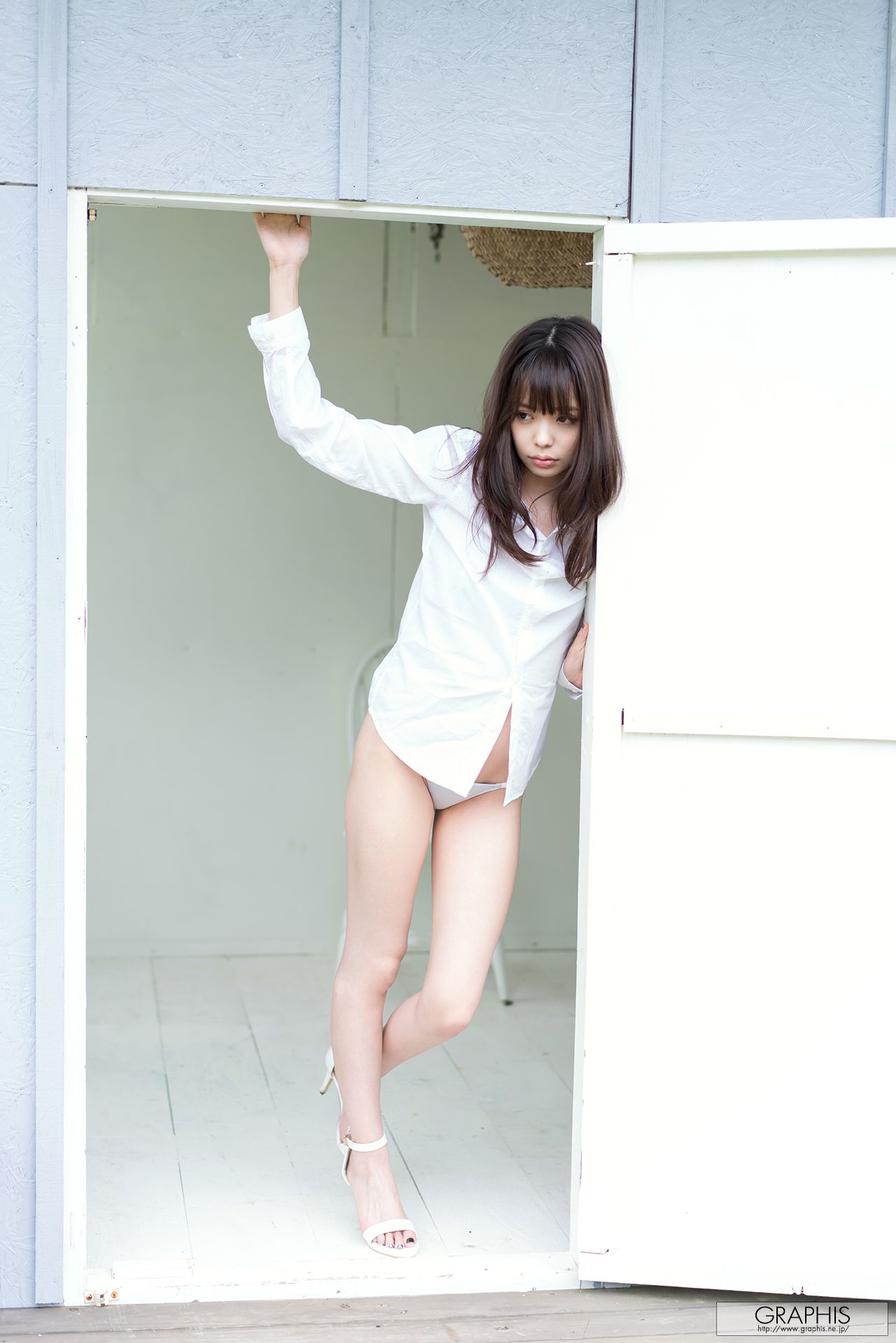 Kaname Ootori 凰かなめ/凤香奈芽 [Graphis] First Gravure 初脫ぎ娘 