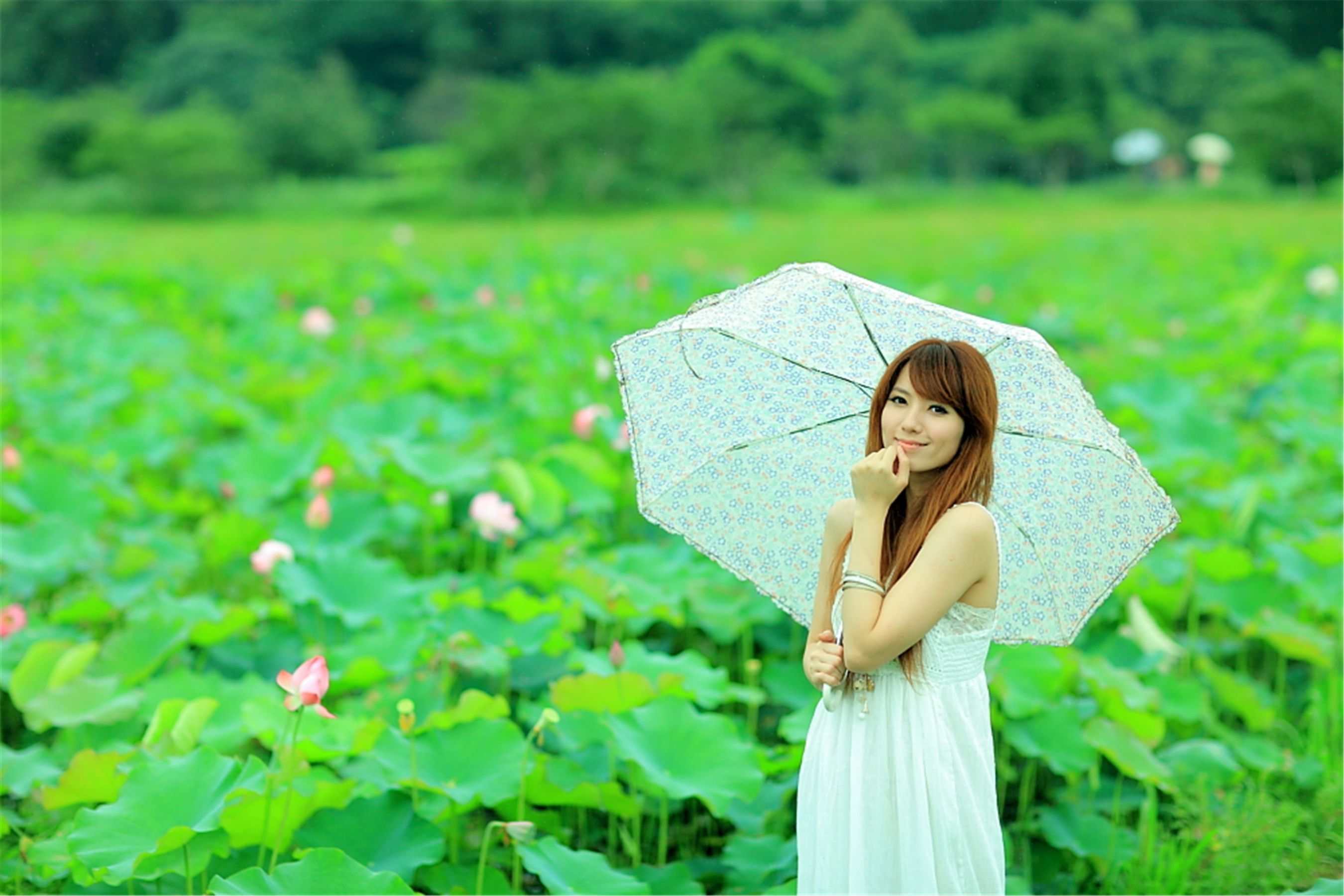 台湾正妹小静《农场初夏田园风光》唯美白裙系列 