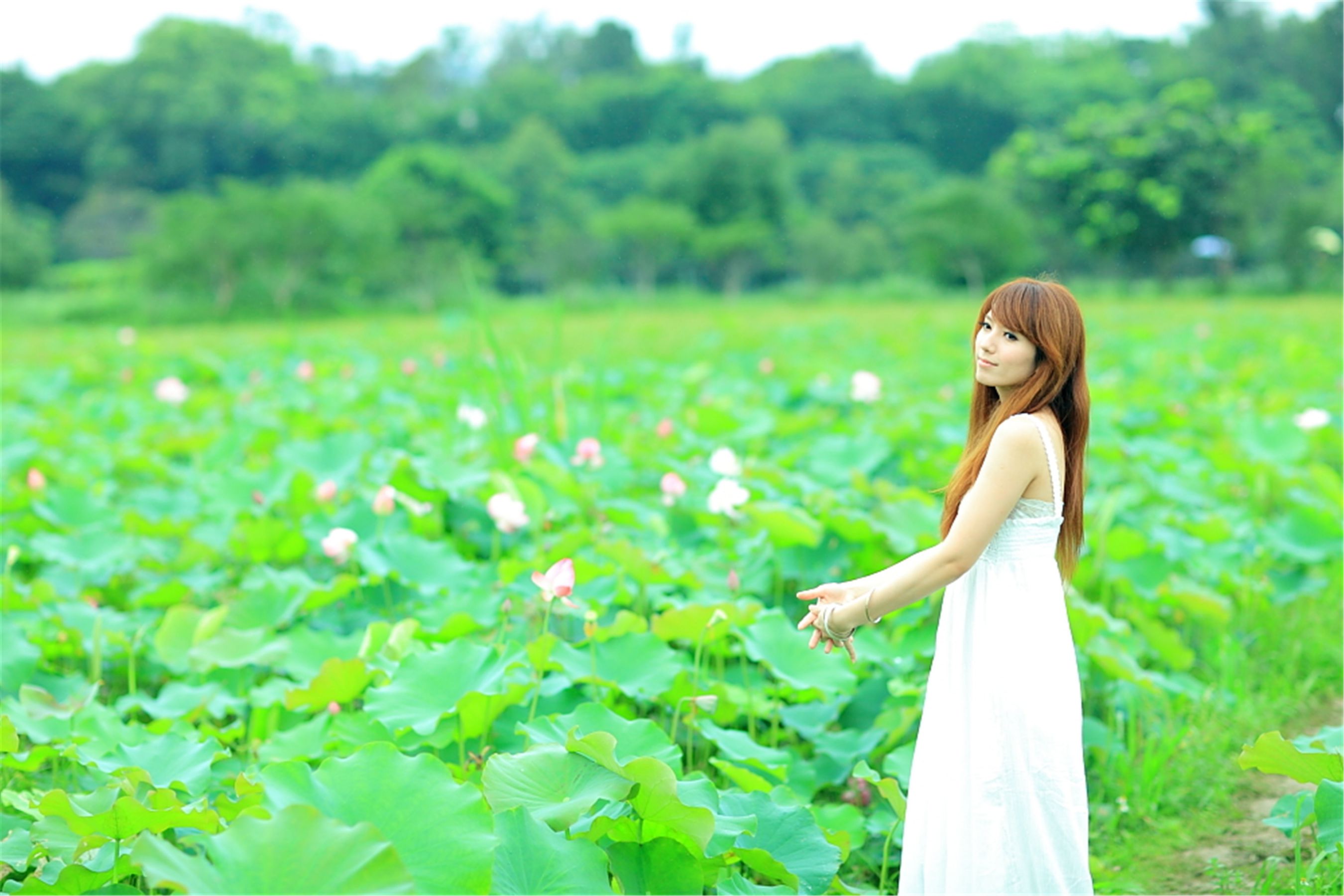 台湾正妹小静《农场初夏田园风光》唯美白裙系列 