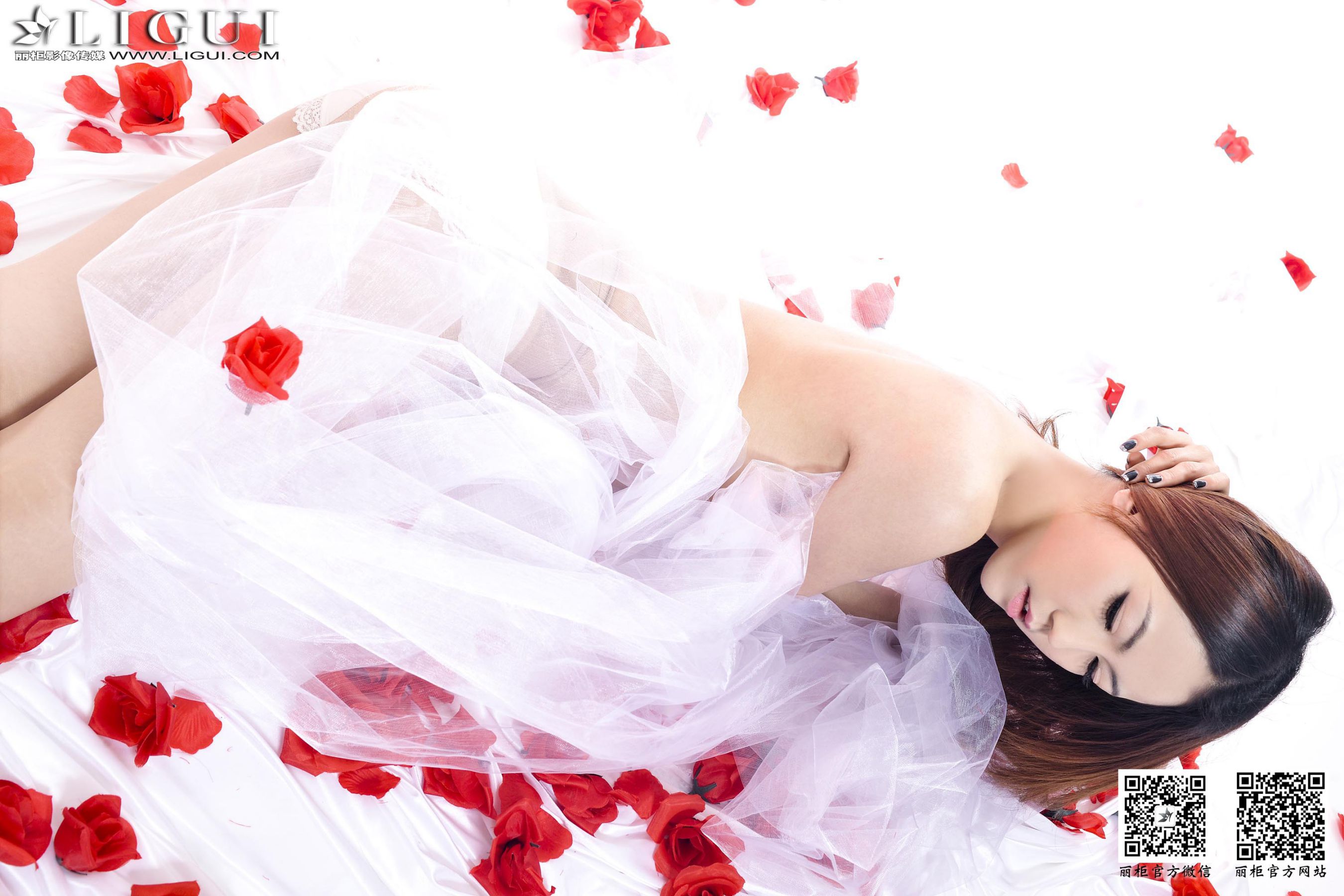 Model 可馨《蕾丝丝足》 [丽柜LiGui] 美腿玉足写真图片