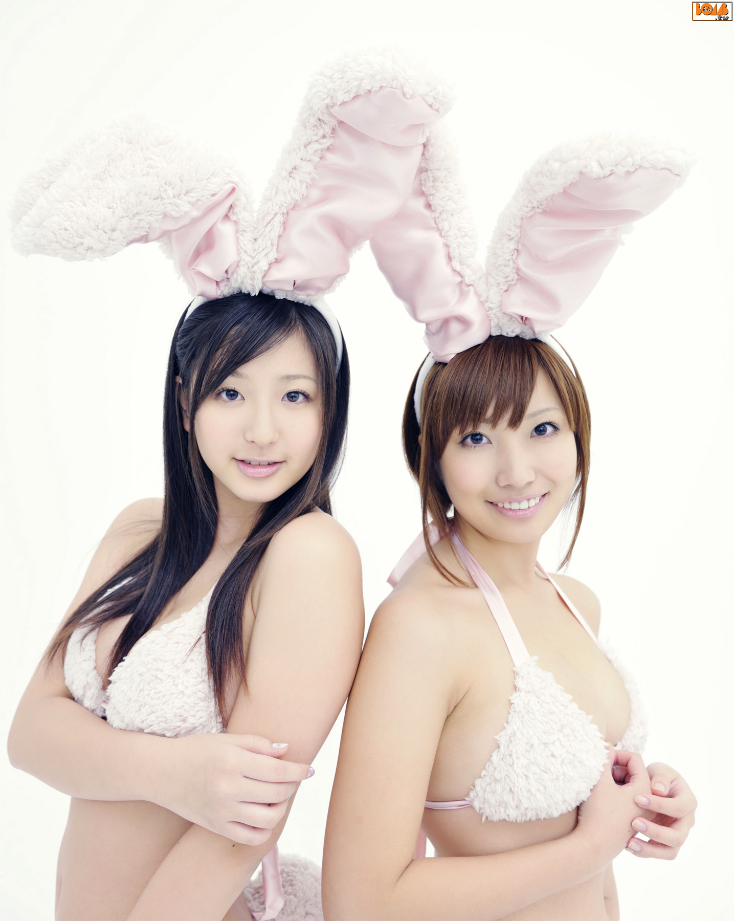 村上友梨&夏垣佳奈《Mimi Girls》 [Bomb.TV] 2011年02月号 