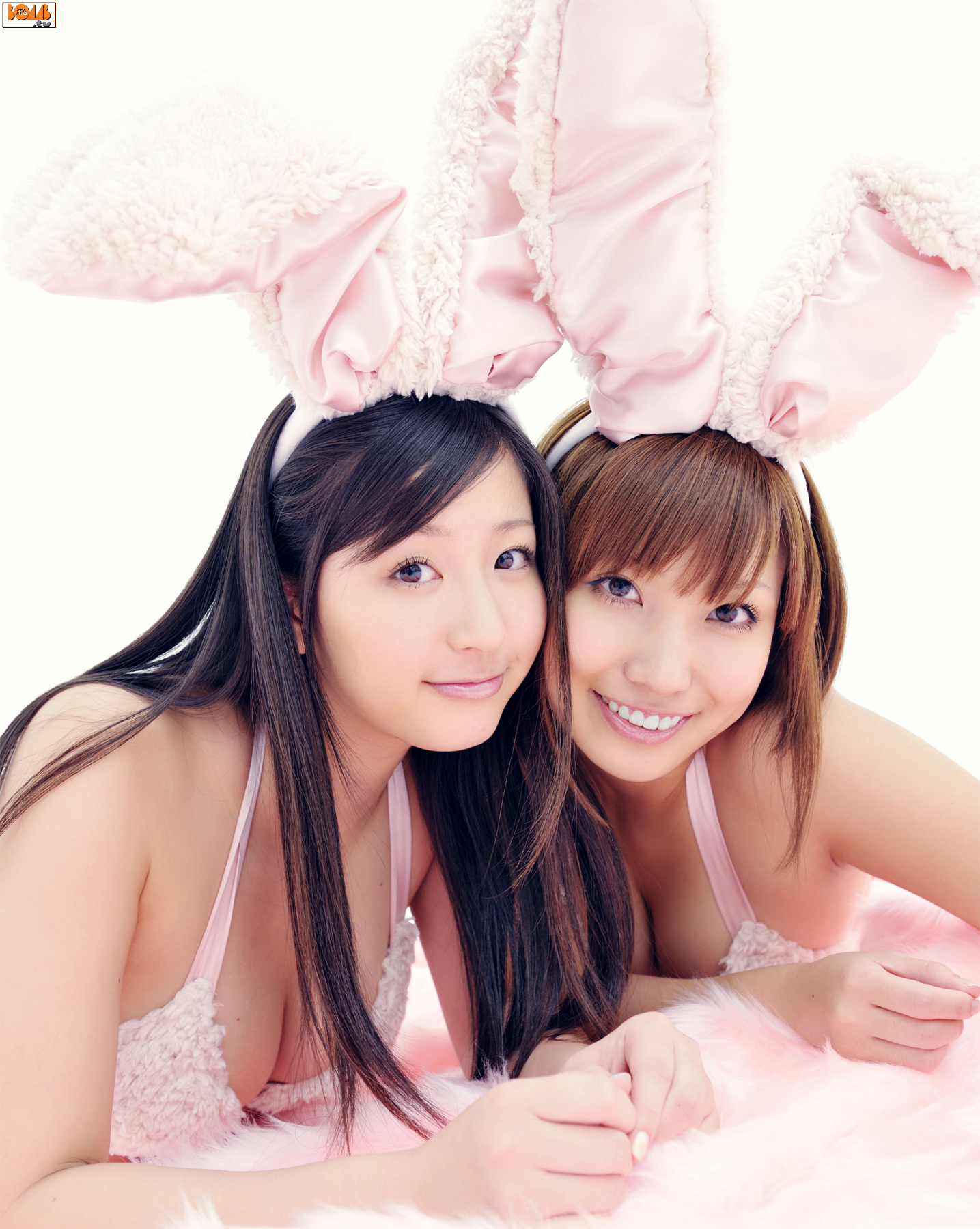 村上友梨&夏垣佳奈《Mimi Girls》 [Bomb.TV] 2011年02月号 