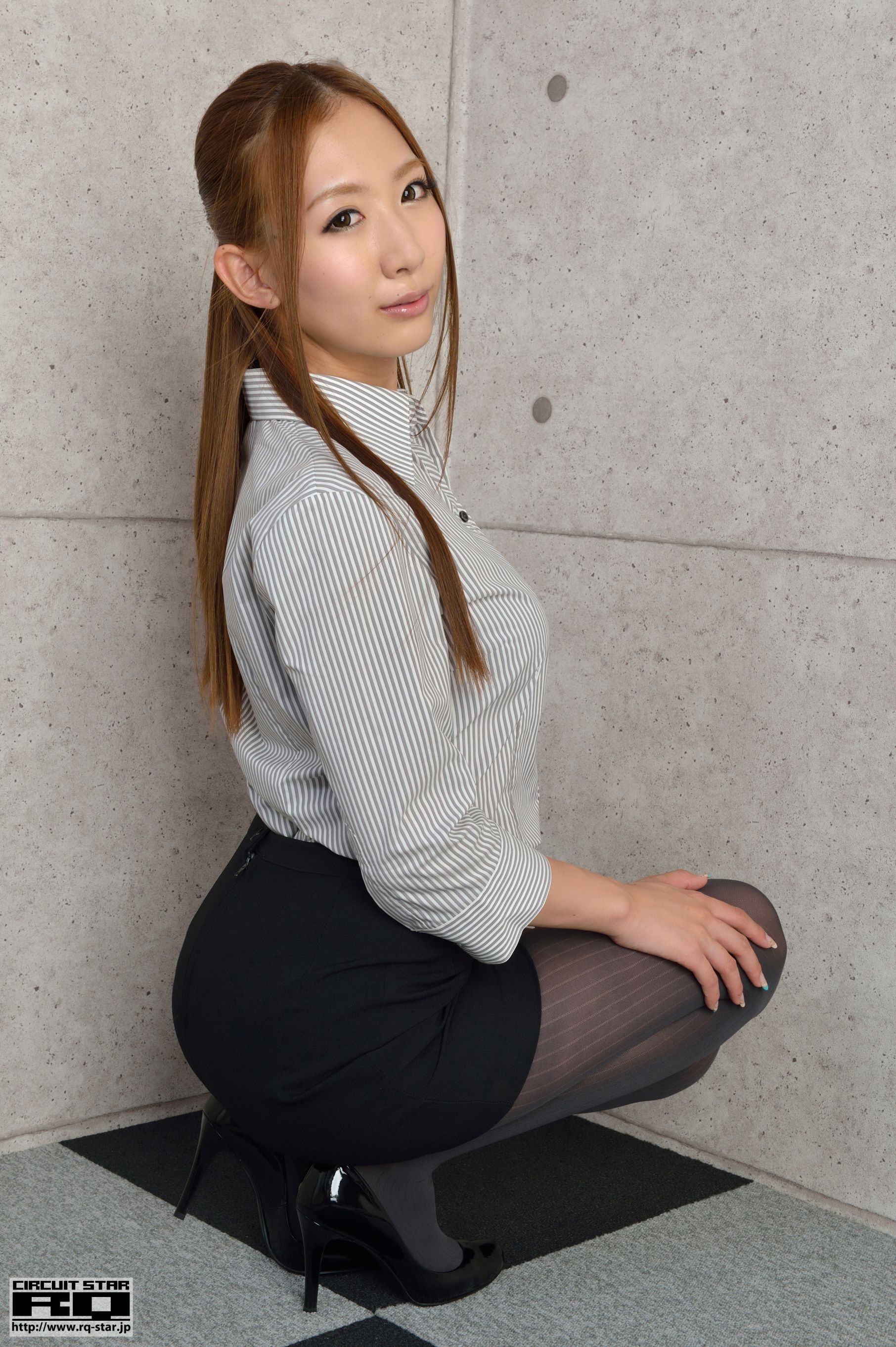 [RQ-STAR] NO.00991 Yui Iwasaki 岩崎由衣 Office Lady 黑丝OL美腿 