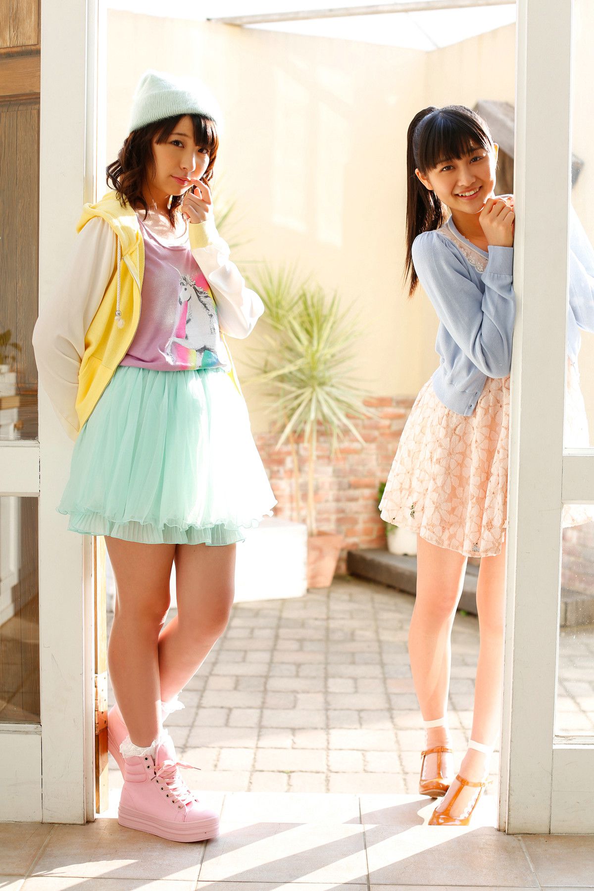 Ayaka Wada 和田彩花 、 Kanon Fukuda 福田花音 [Hello! Project Digital Books] Vol.111 