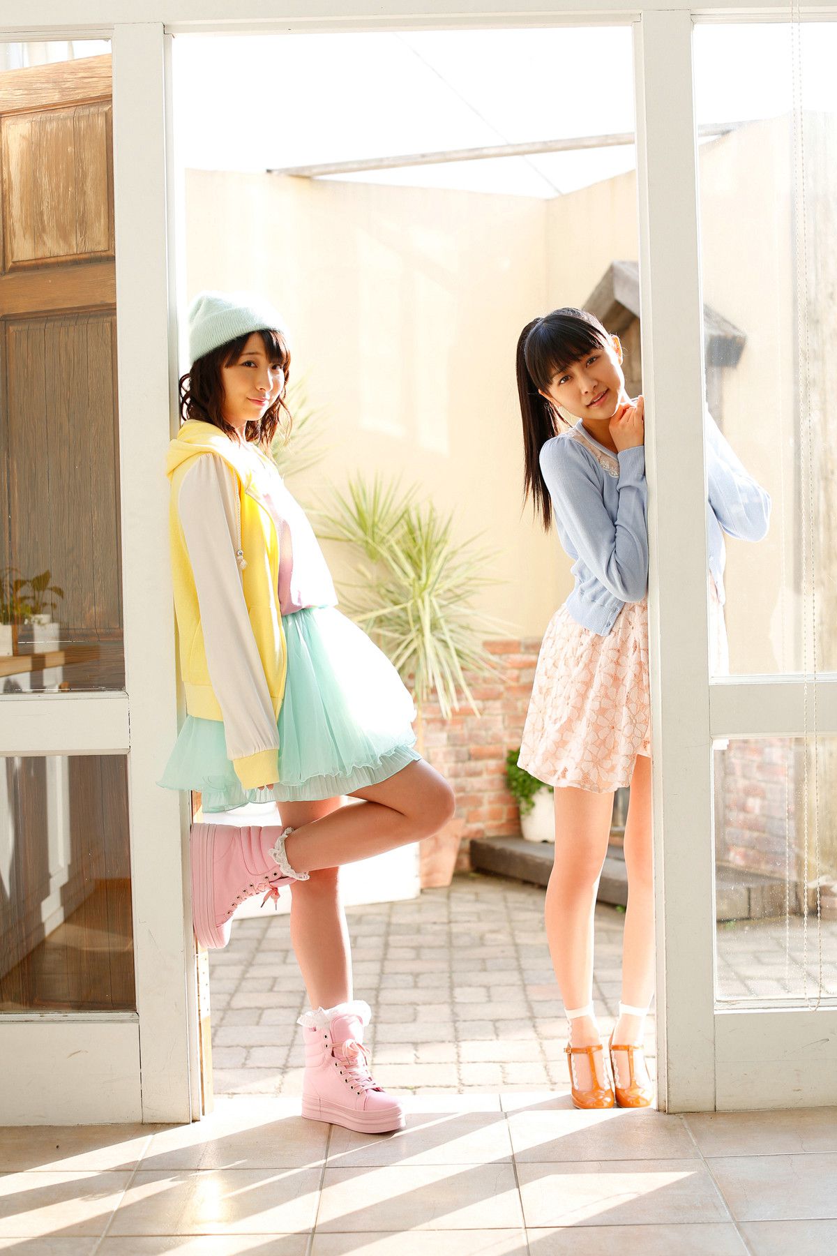 Ayaka Wada 和田彩花 、 Kanon Fukuda 福田花音 [Hello! Project Digital Books] Vol.111 