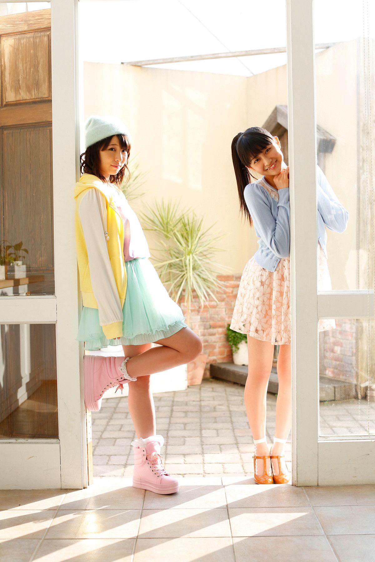 Ayaka Wada 和田彩花 、 Kanon Fukuda 福田花音 [Hello! Project Digital Books] Vol.111 