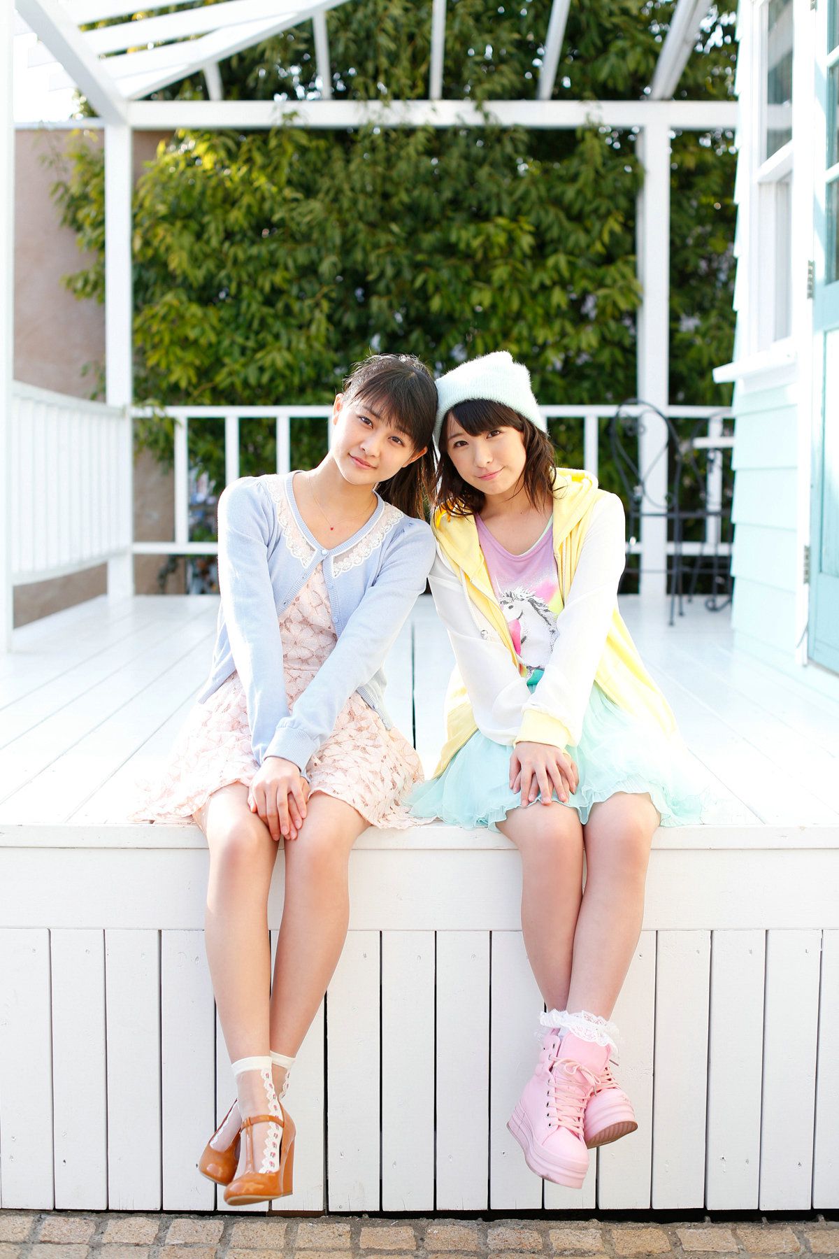 Ayaka Wada 和田彩花 、 Kanon Fukuda 福田花音 [Hello! Project Digital Books] Vol.111 