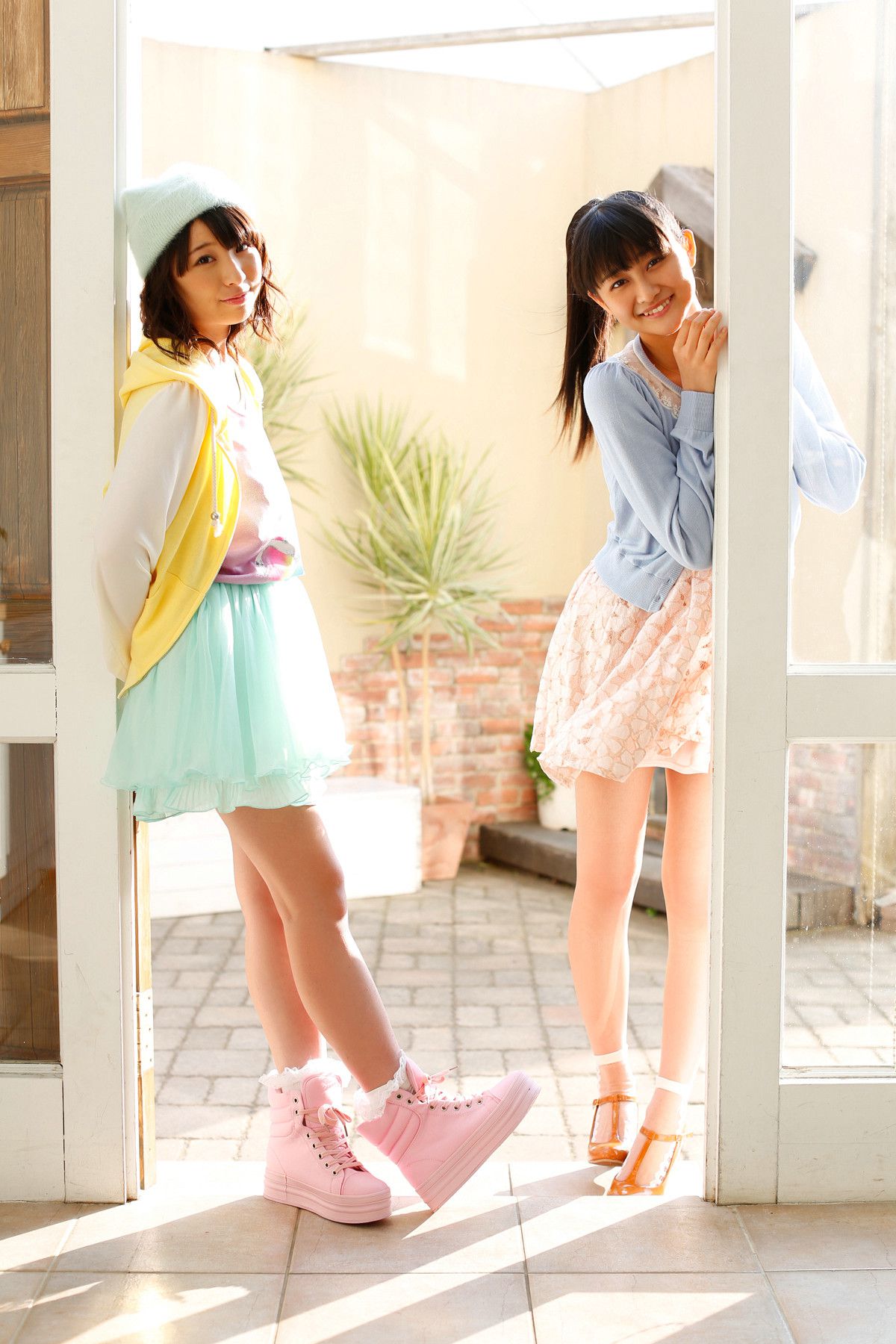 Ayaka Wada 和田彩花 、 Kanon Fukuda 福田花音 [Hello! Project Digital Books] Vol.111 