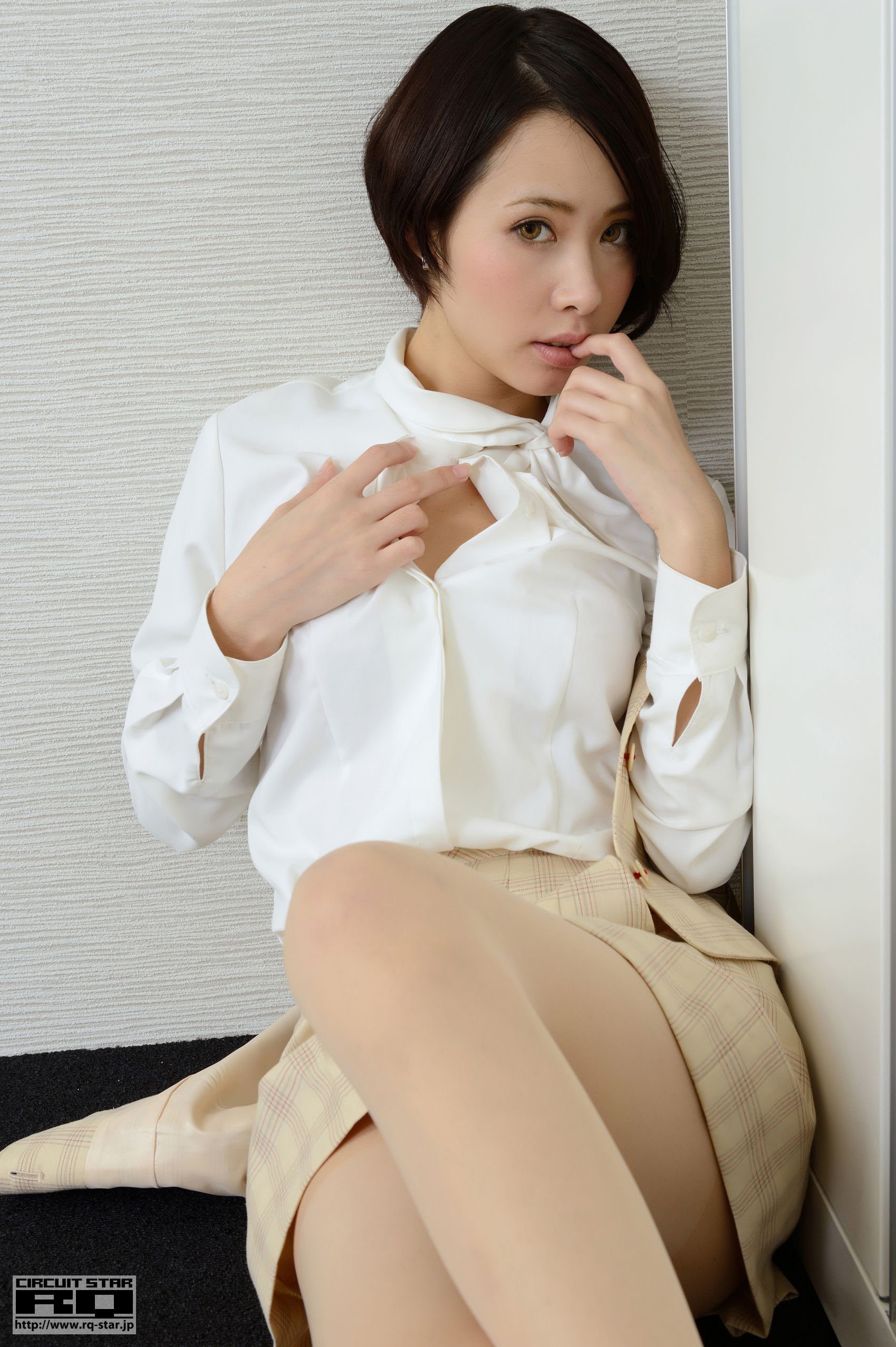 [RQ-STAR] NO.00884 山村ケレール Office Lady 赛车女郎 写真集