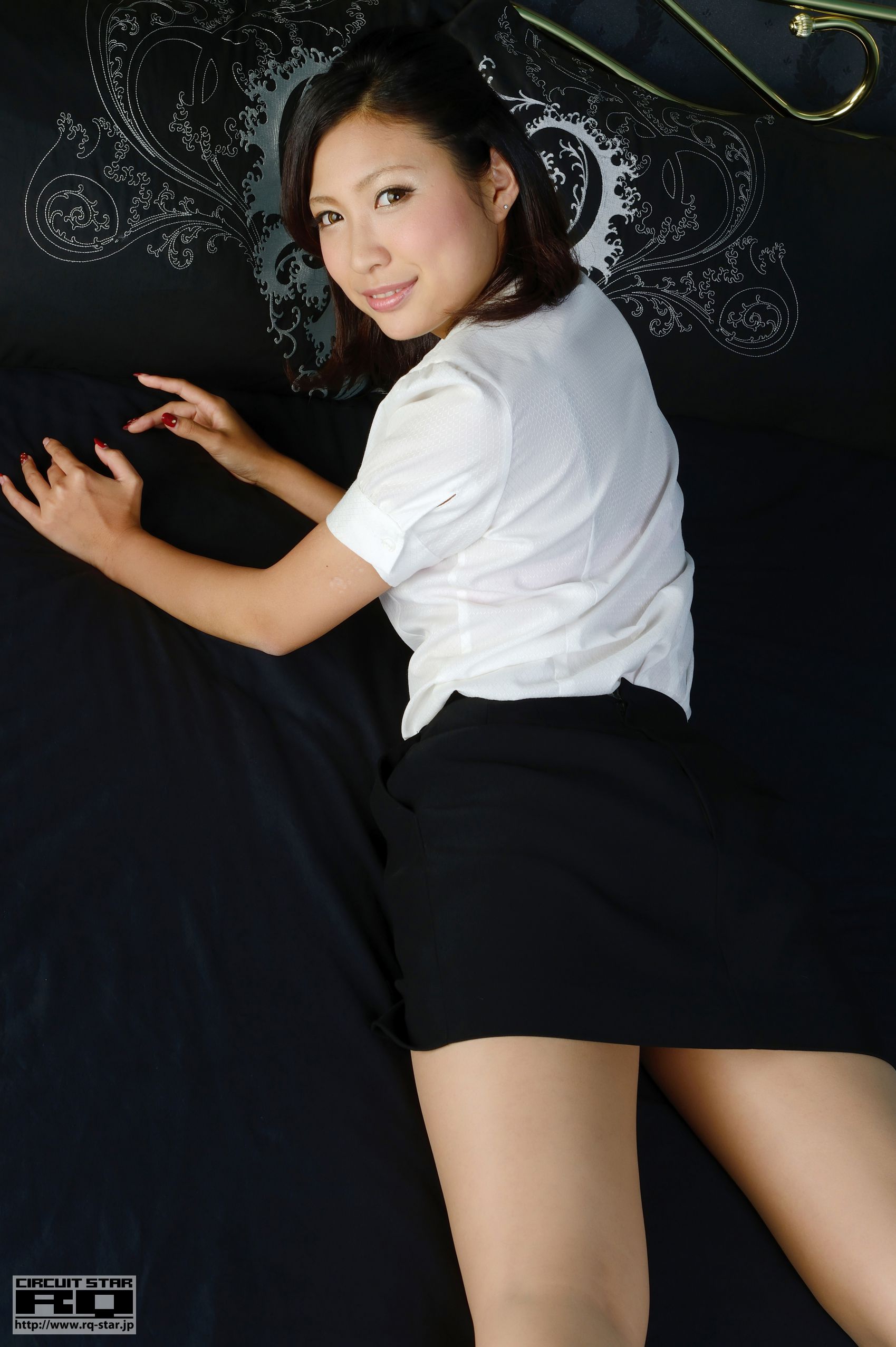 [RQ-STAR] NO.00869 Ayano Suzuki 鈴木あやの Office Lady 写真集